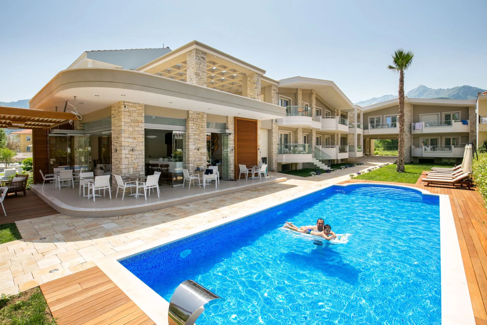 Lobelia Luxury Suites