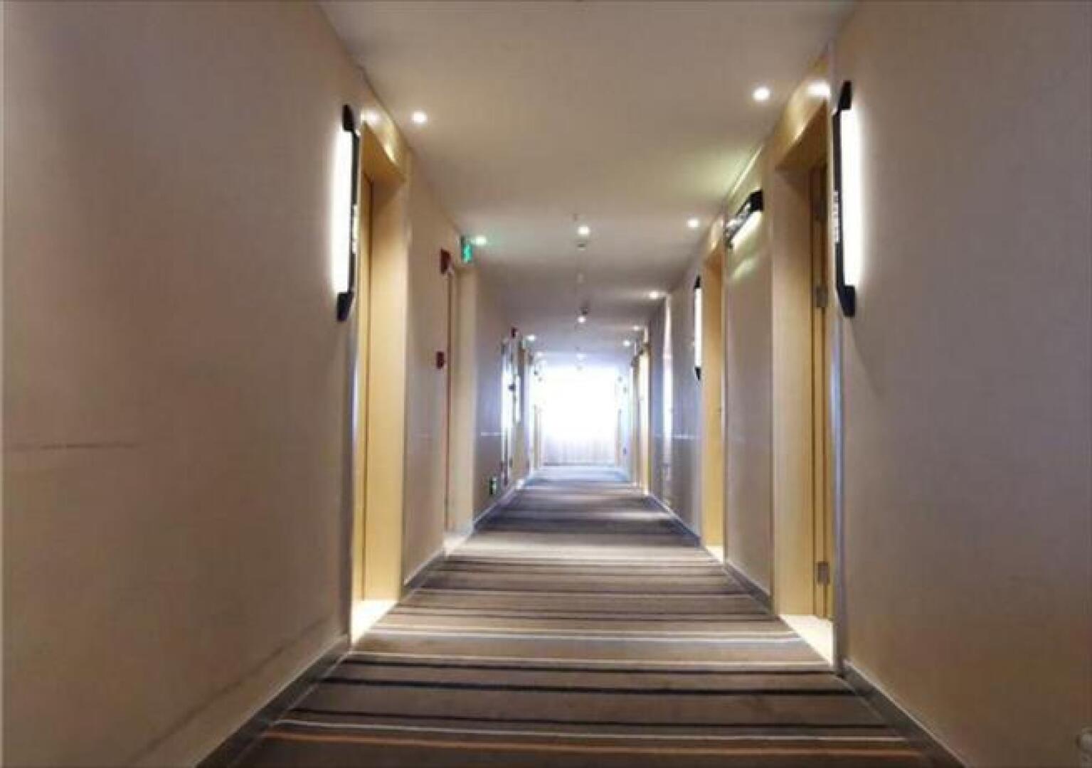 City Comfort Inn Maoming Huazhou Railway Station