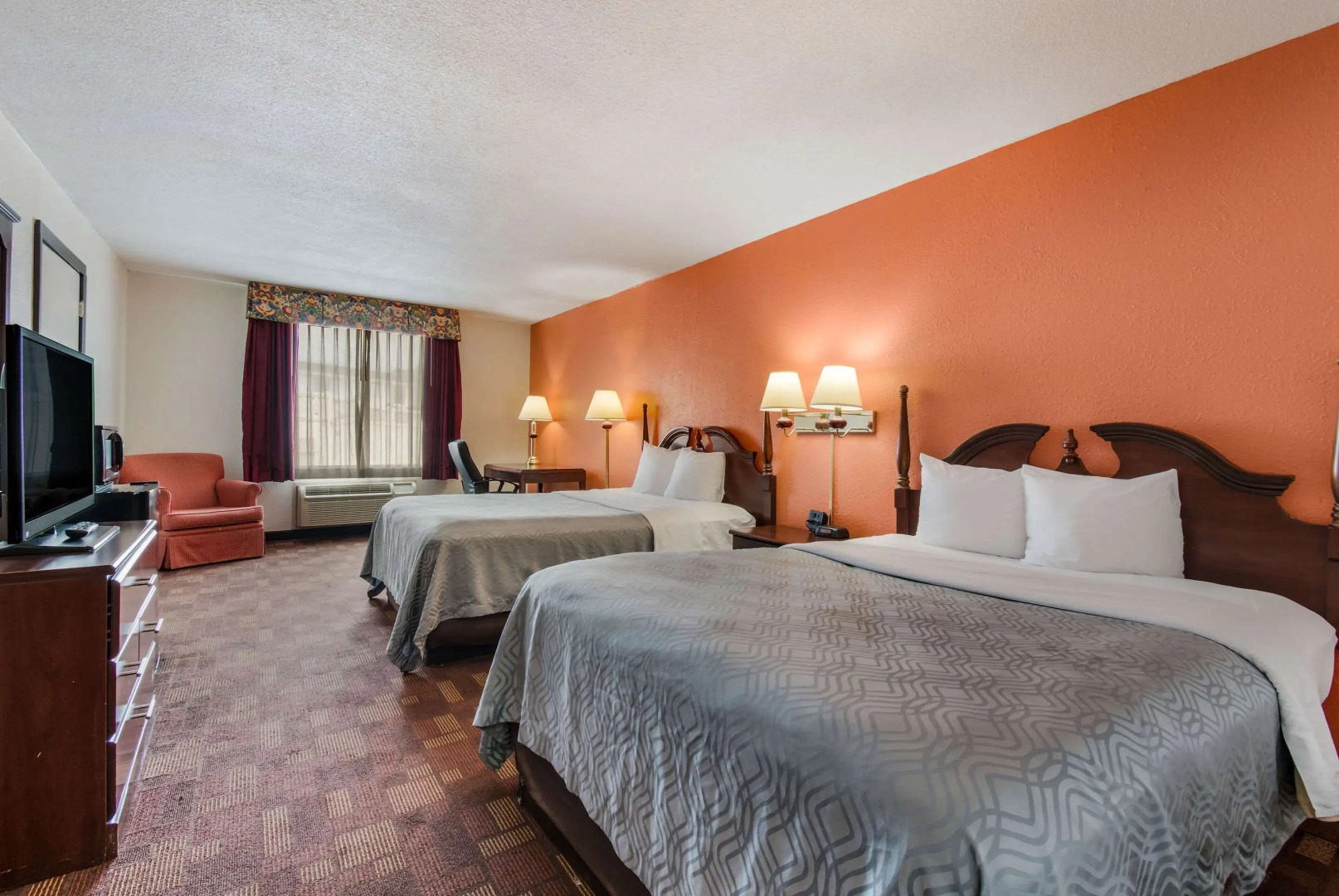 Econo Lodge Inn & Suites Chambersburg Central