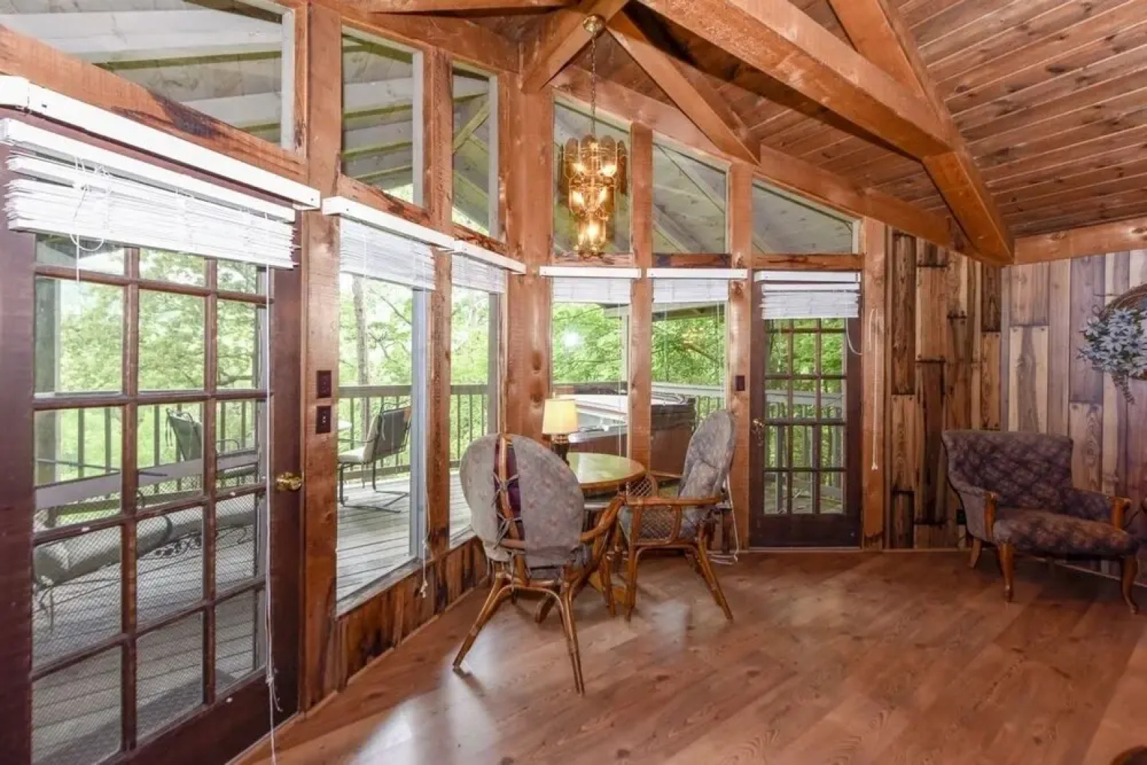 Cliff Haven 1 Bedroom Cabin by RedAwning