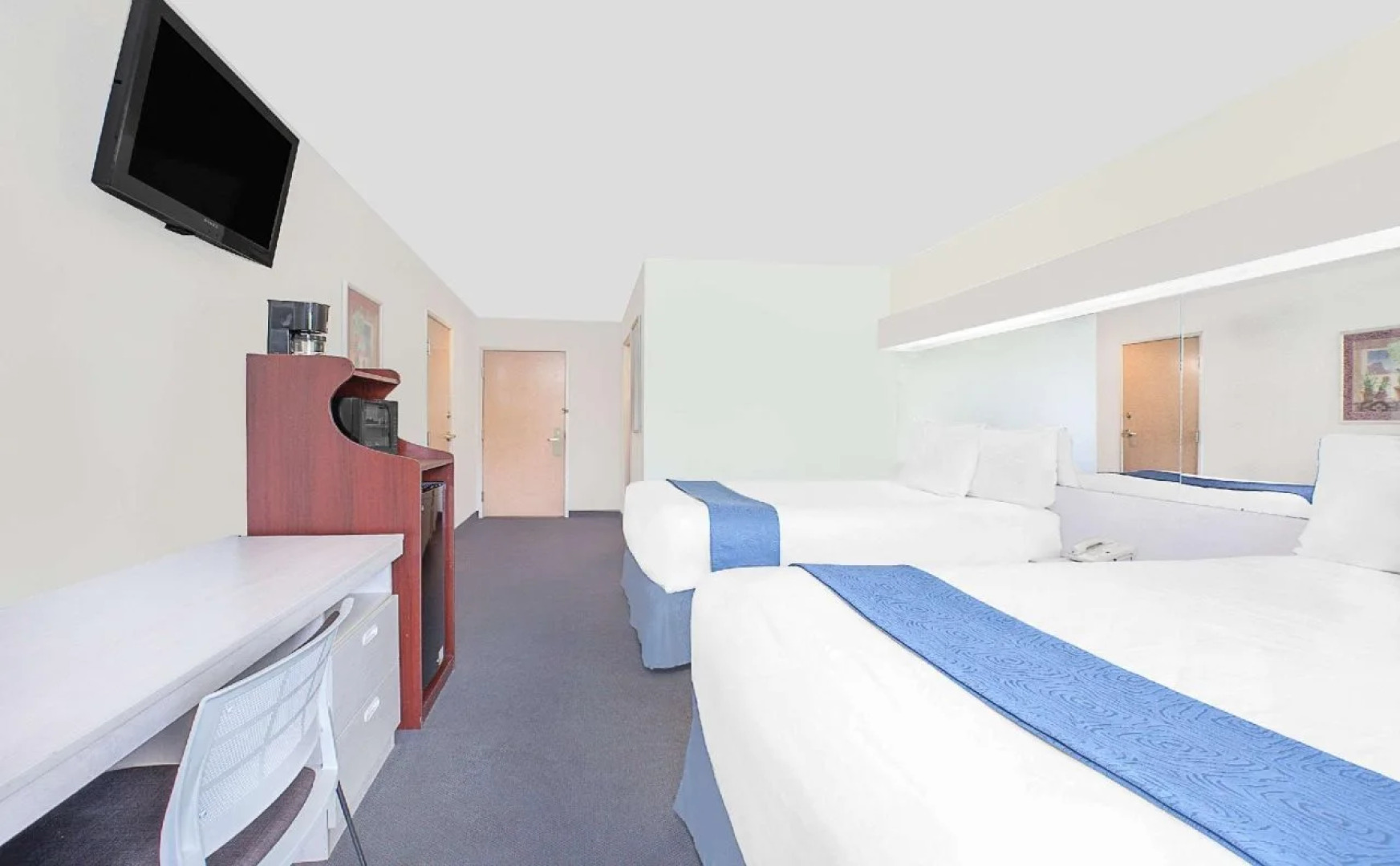 Microtel Inn & Suites by Wyndham Broken Bow