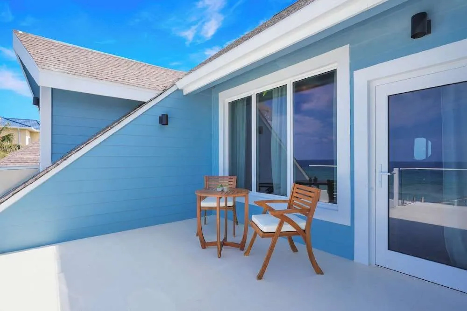 Cobalt Coast Resort & Suites