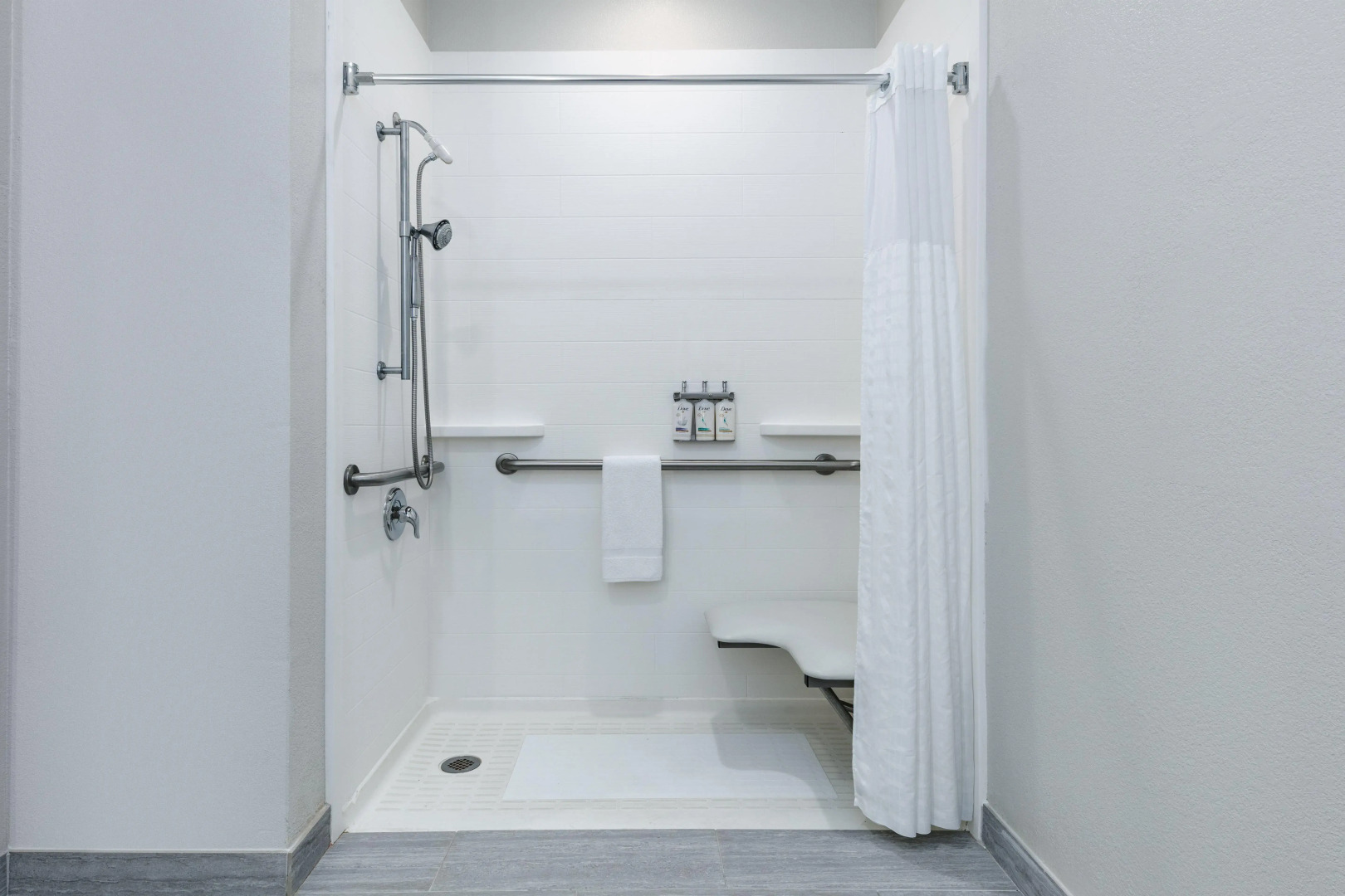 Holiday Inn Express Hotel & Suites Winnie by IHG