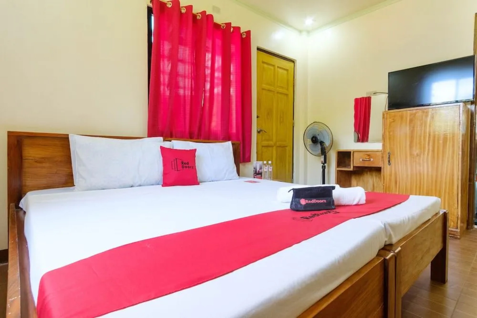 RedDoorz @ Poblacion 6 Coron