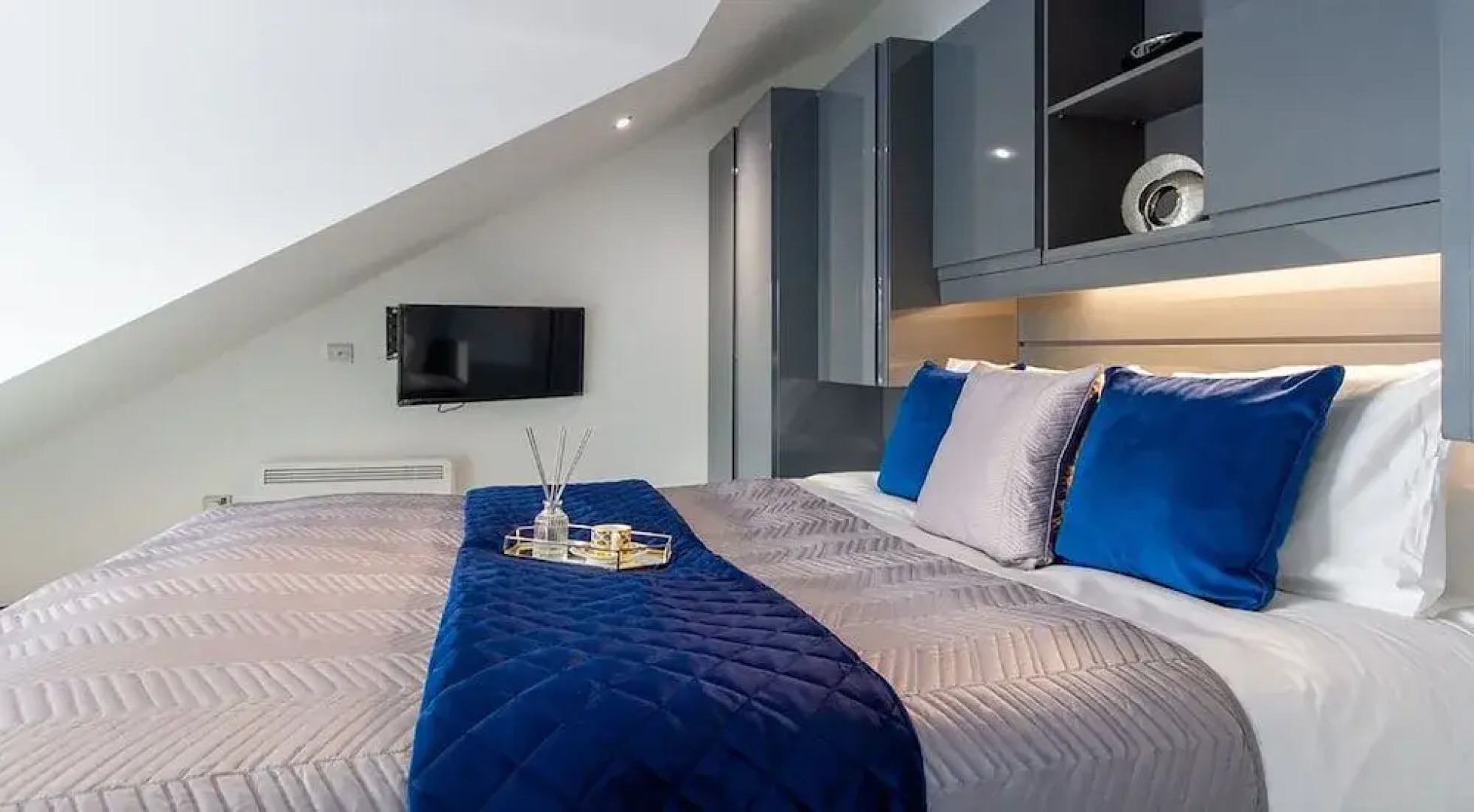 The Residence Coventry by Paymán Club