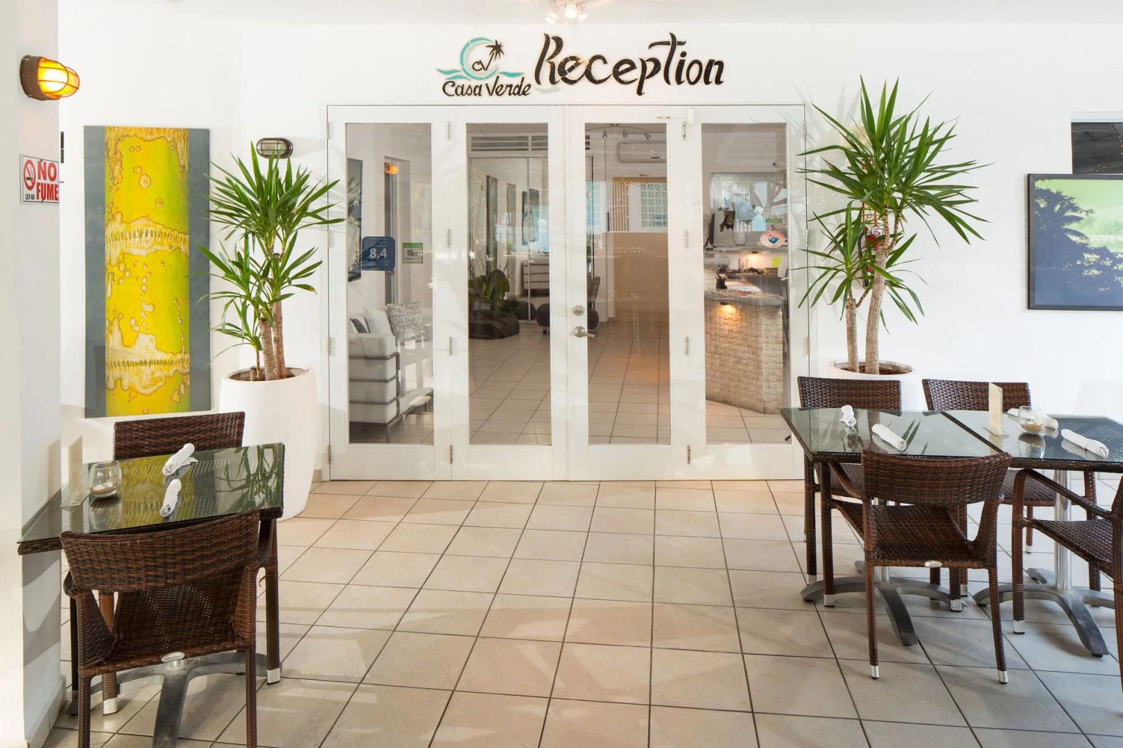 Casa Verde Hotel - Steps to the Beach | Pool, Restaurant & Bar