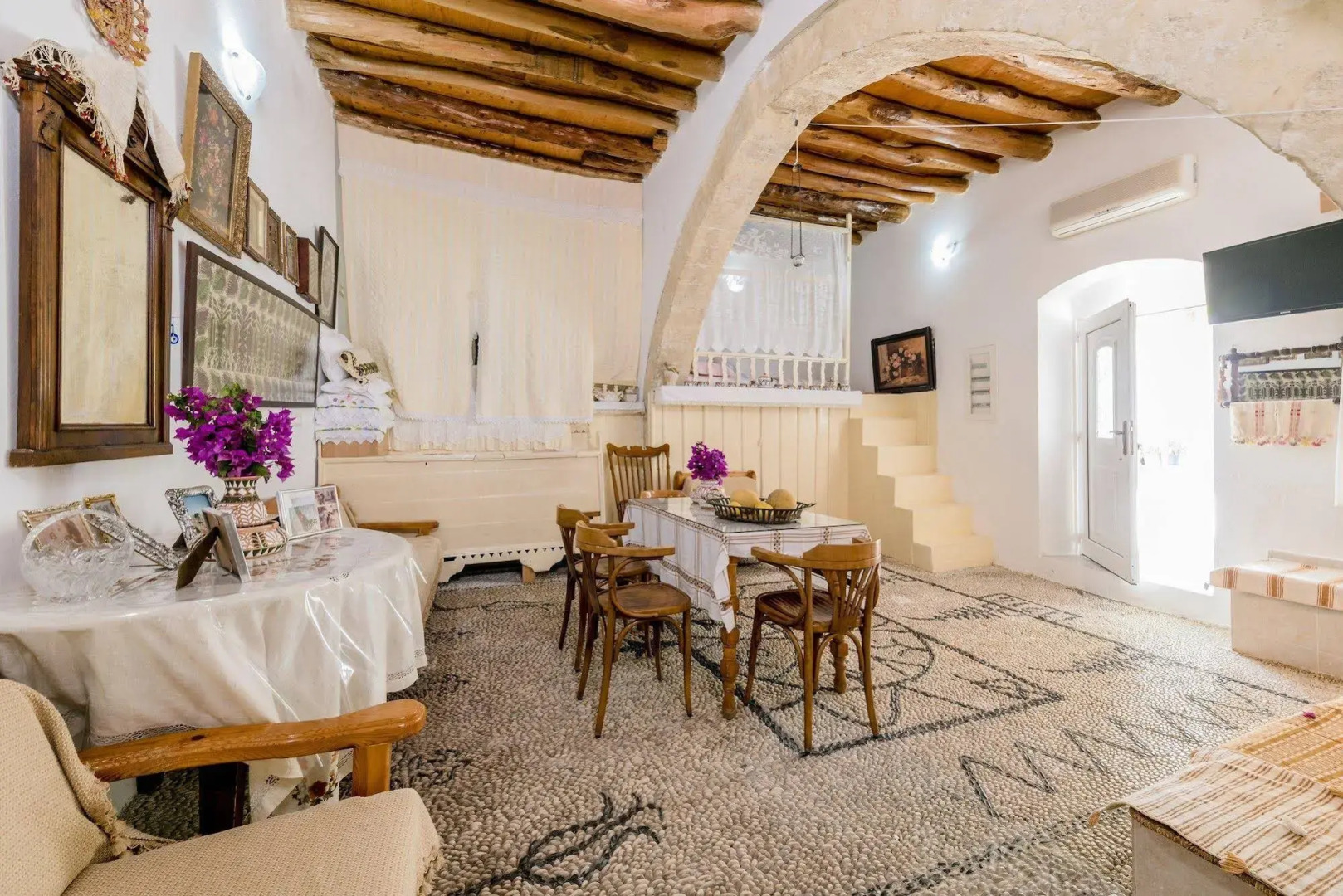 Kamariko Traditional House