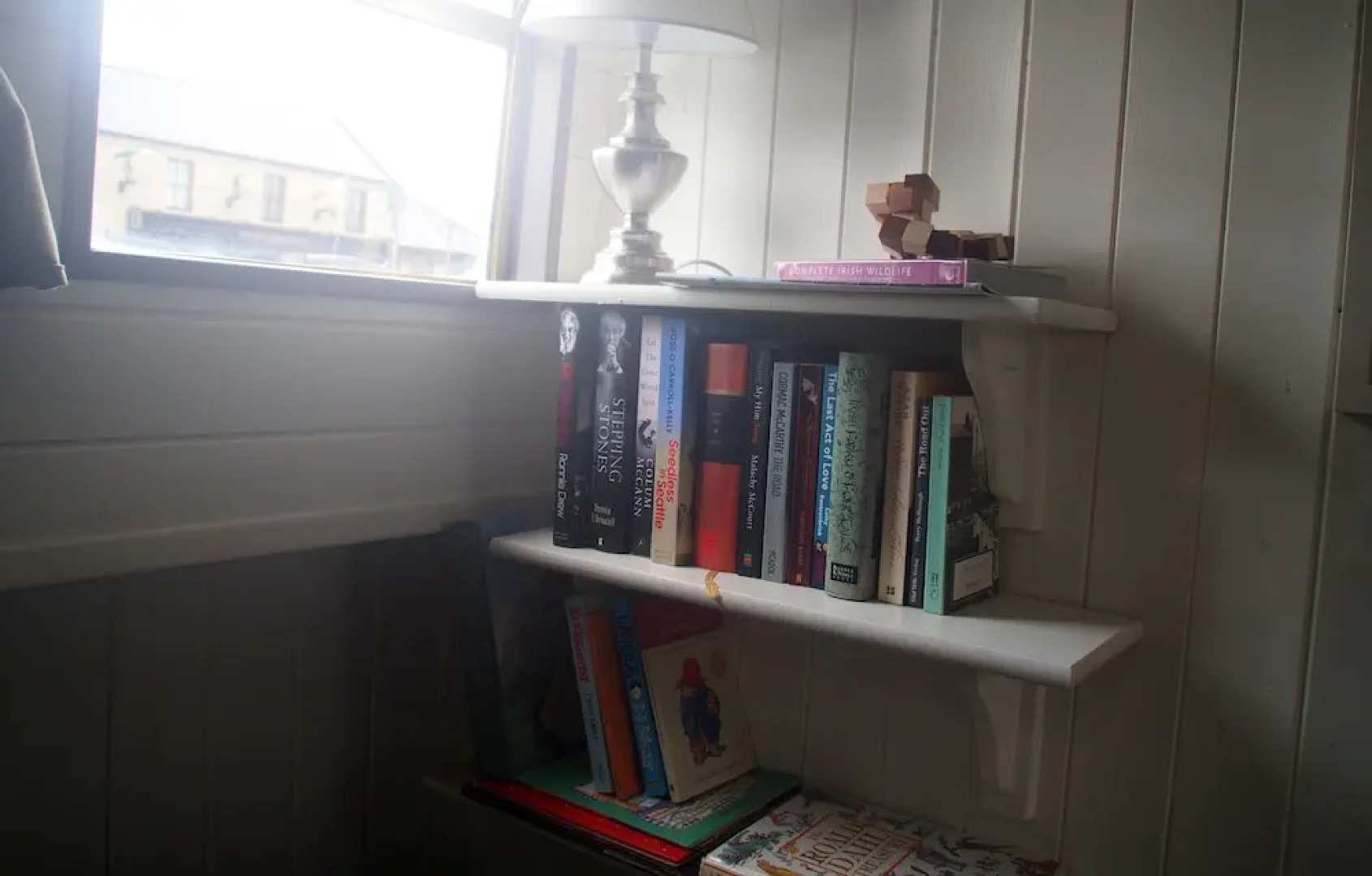 Roisin Dubh Houseboat