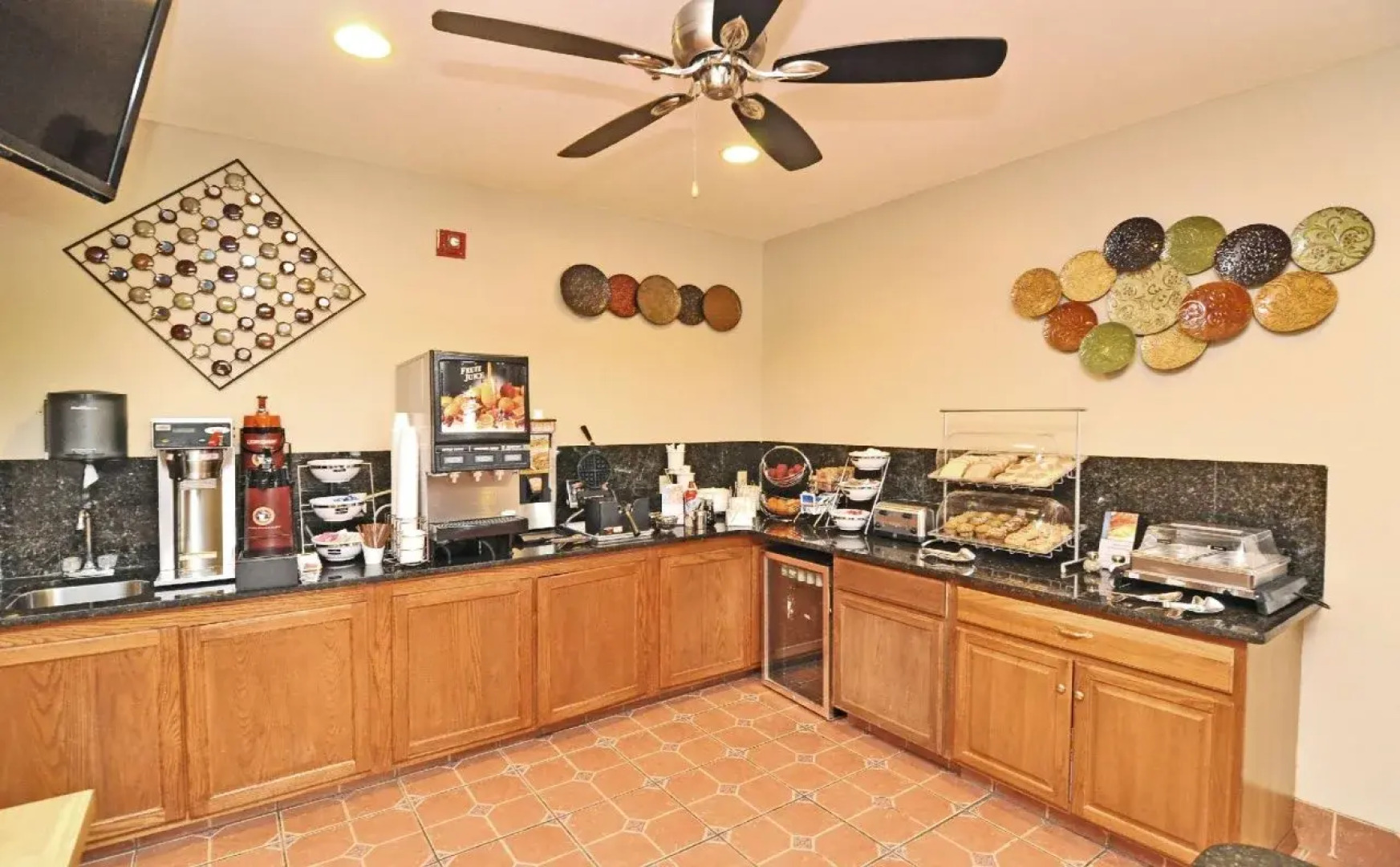 SureStay Plus Hotel by Best Western Topeka Northwest