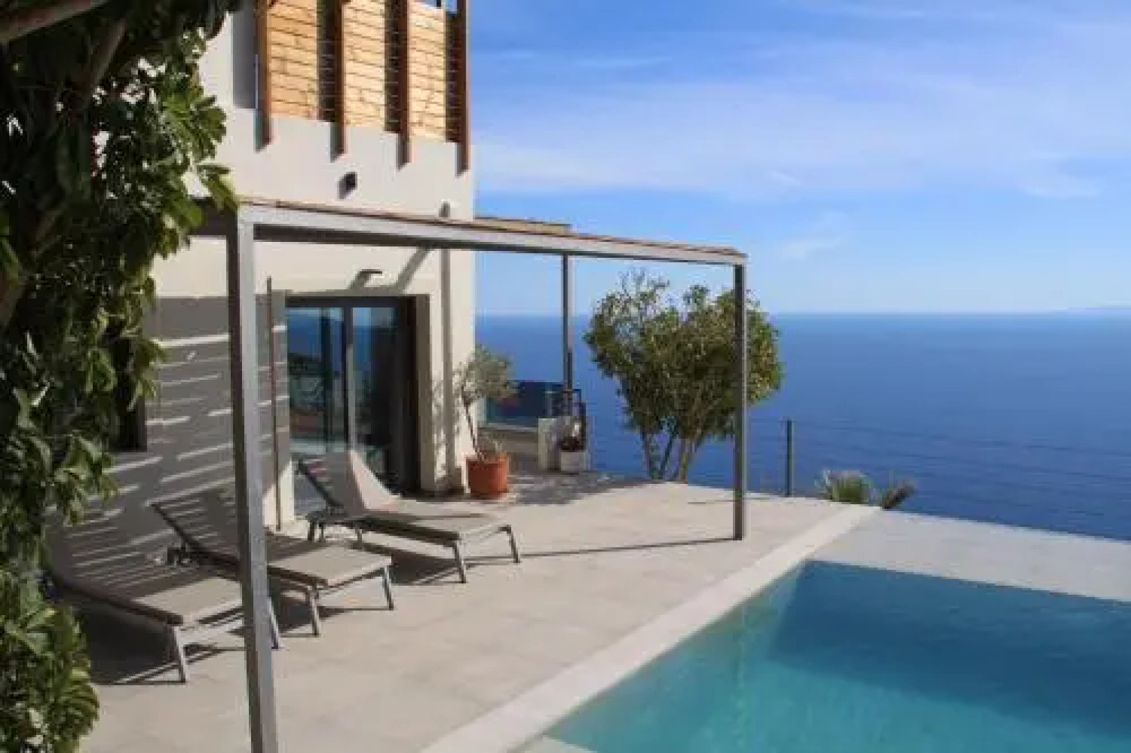 Anemos 4 Seasons Luxury Villas