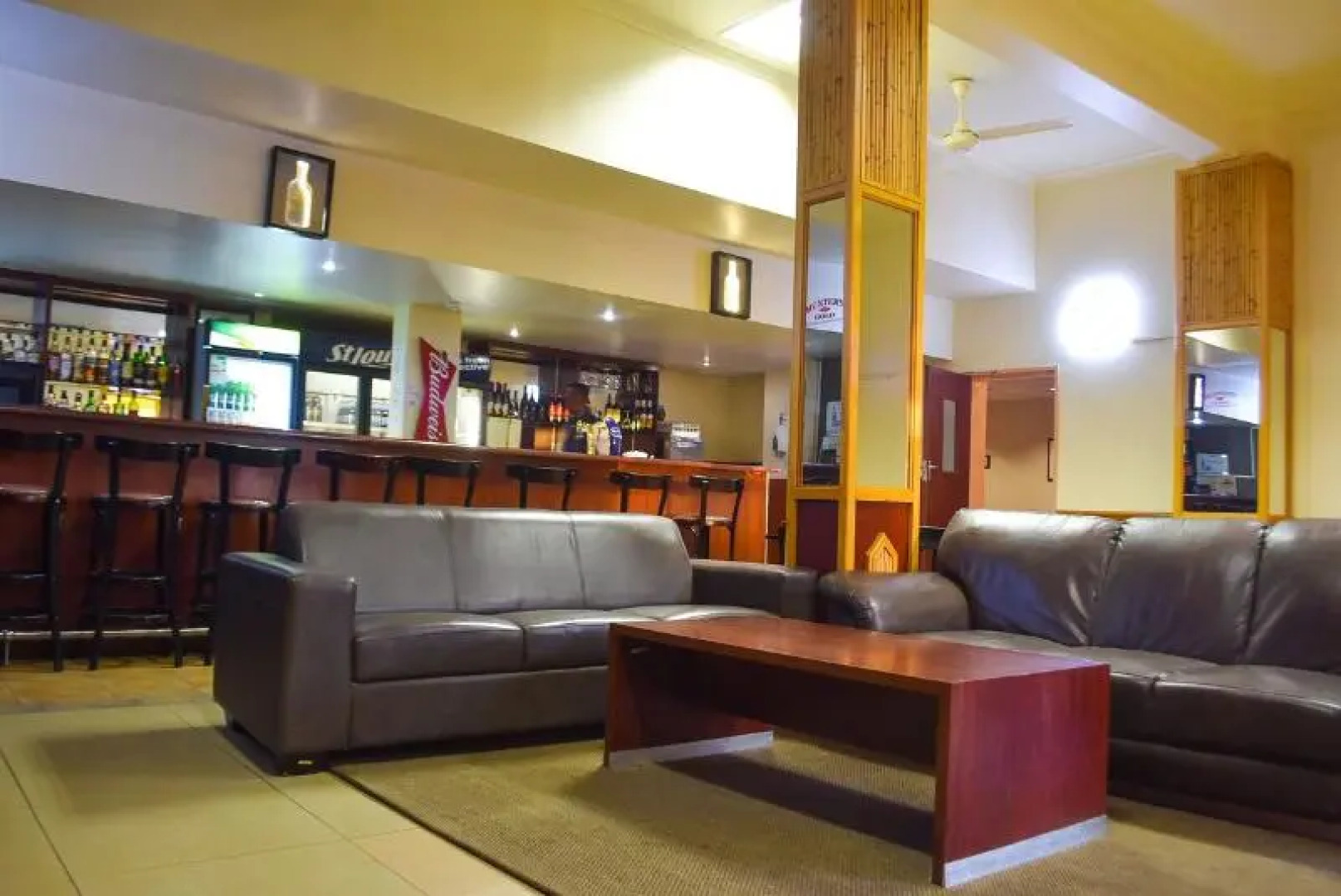 Cresta Botsalo Hotel