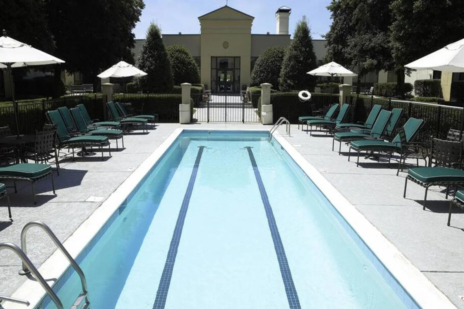 DoubleTree by Hilton Charlotte Airport