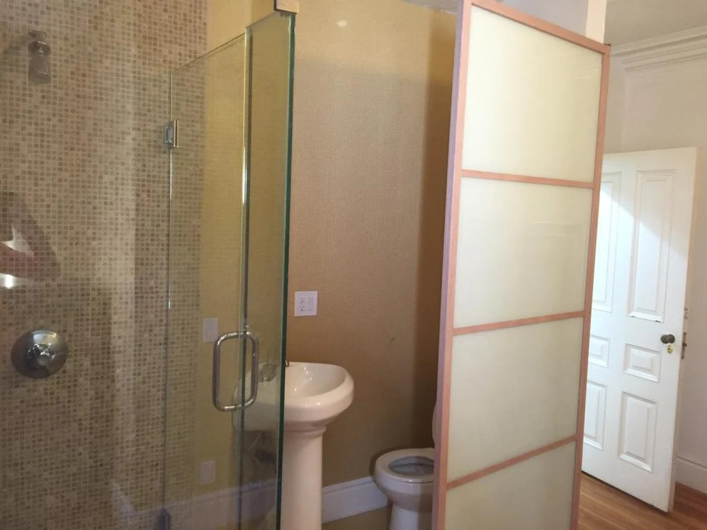 Hollywood Room Rental