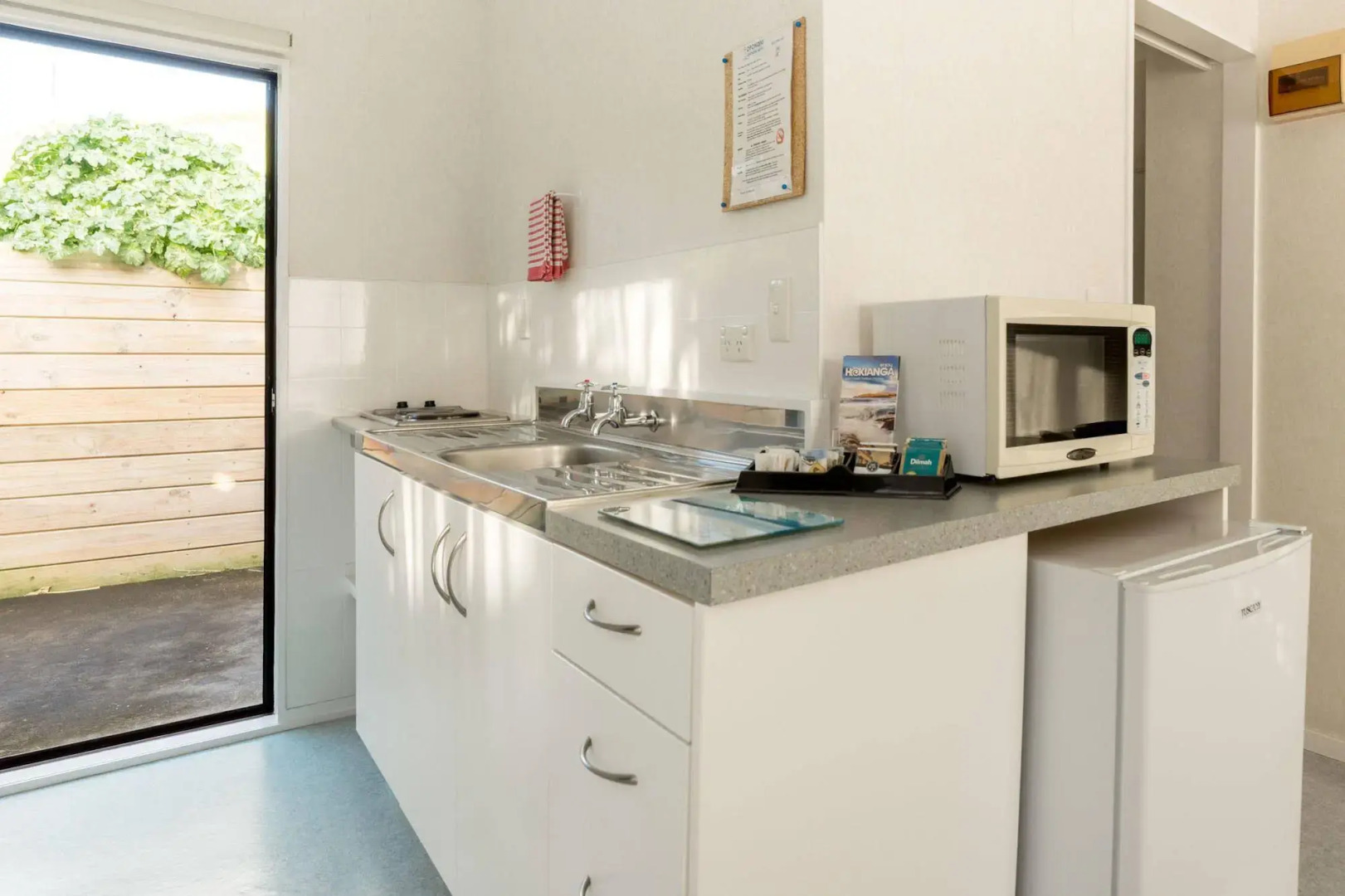 Opononi Lighthouse Motel