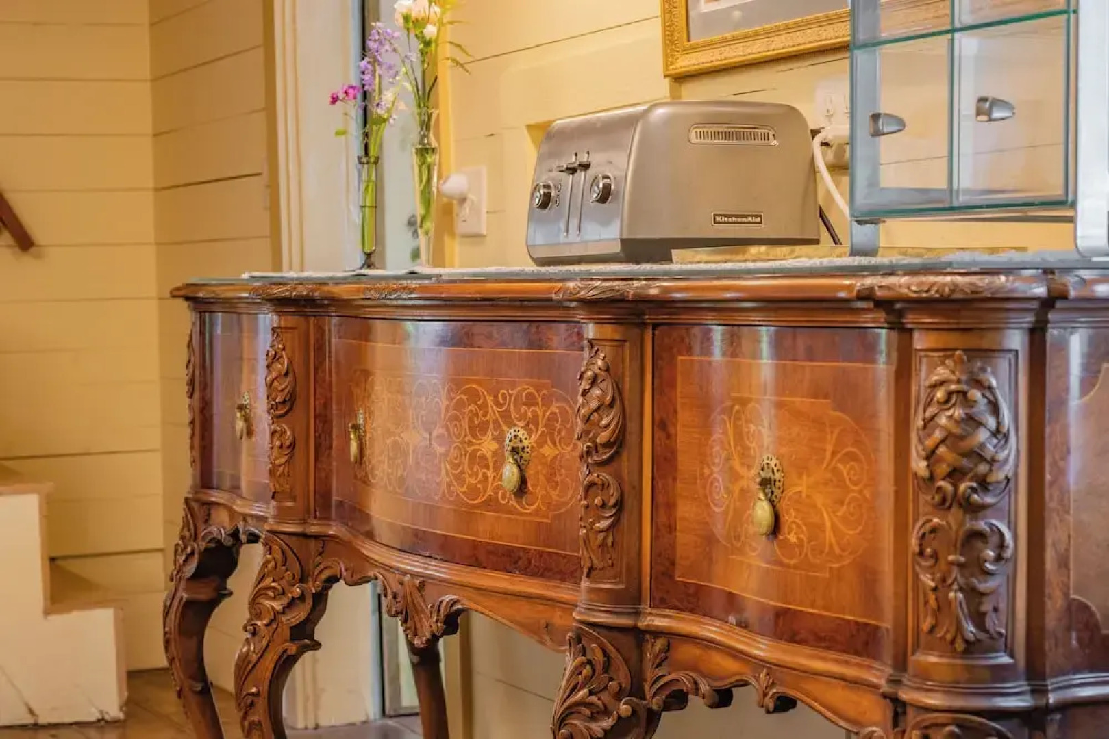 Isaiah Hall Bed & Breakfast Inn