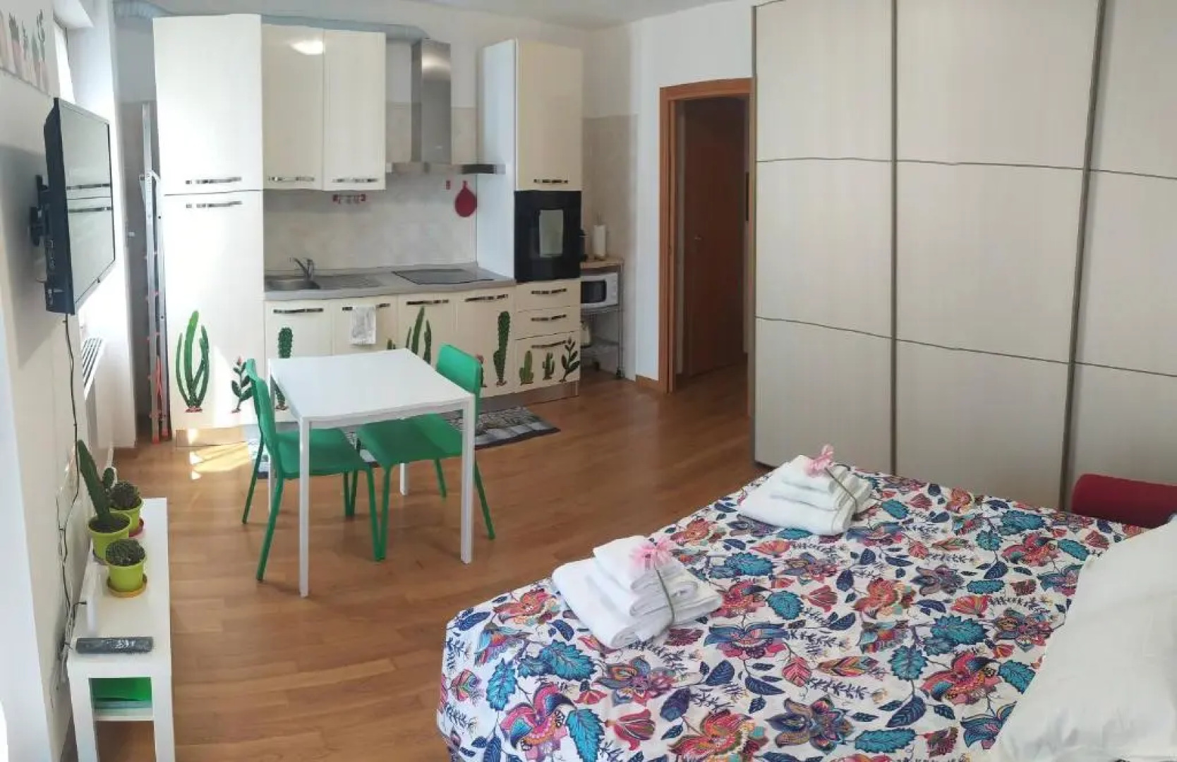 CASITA Monolocale colorato a 150mt da stazione