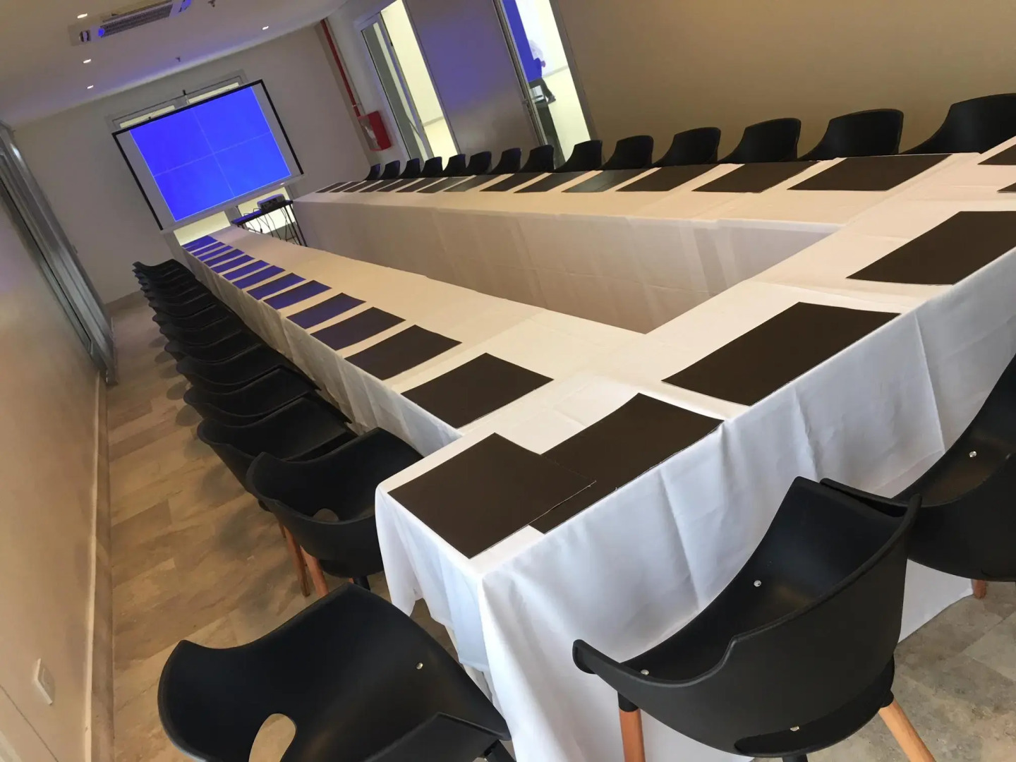 Howard Johnson San Francisco Resort