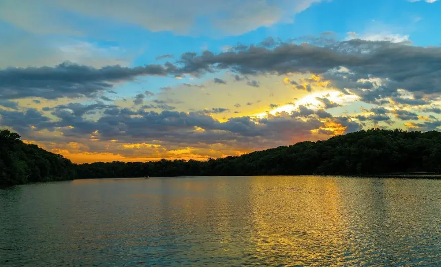 Private Hot Tub + Game Room: Galena Territory Home