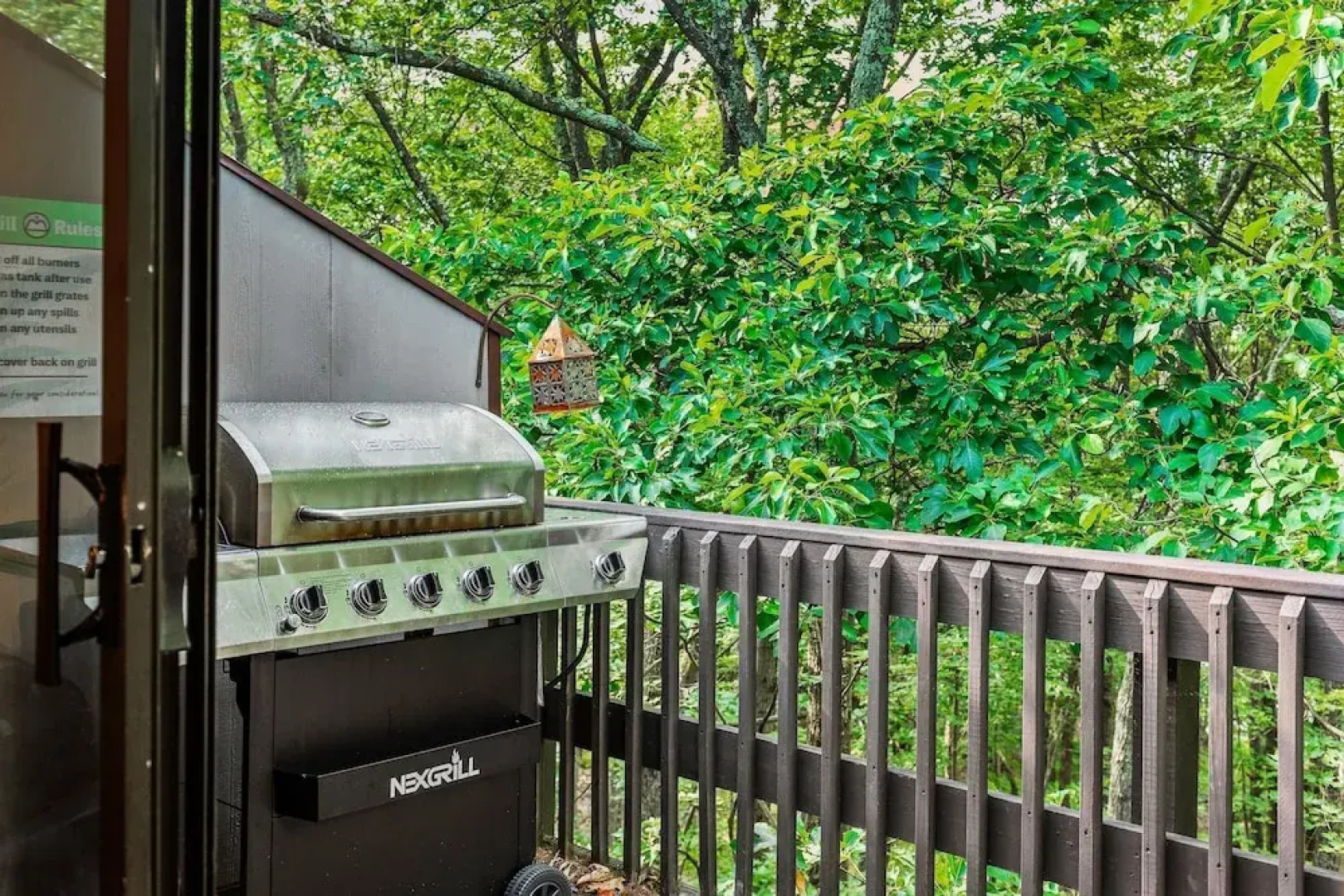 The Bear s Den by Avantstay Prime Location Renovated w Movie Game Room