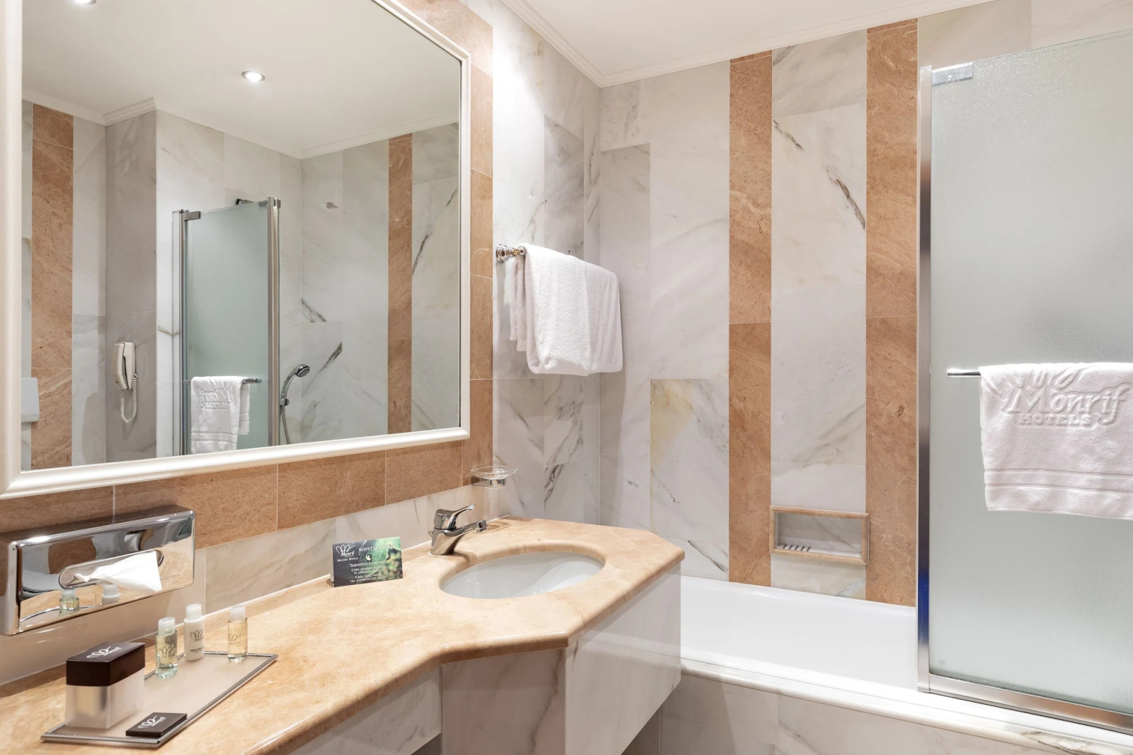 Отель Royal Garden