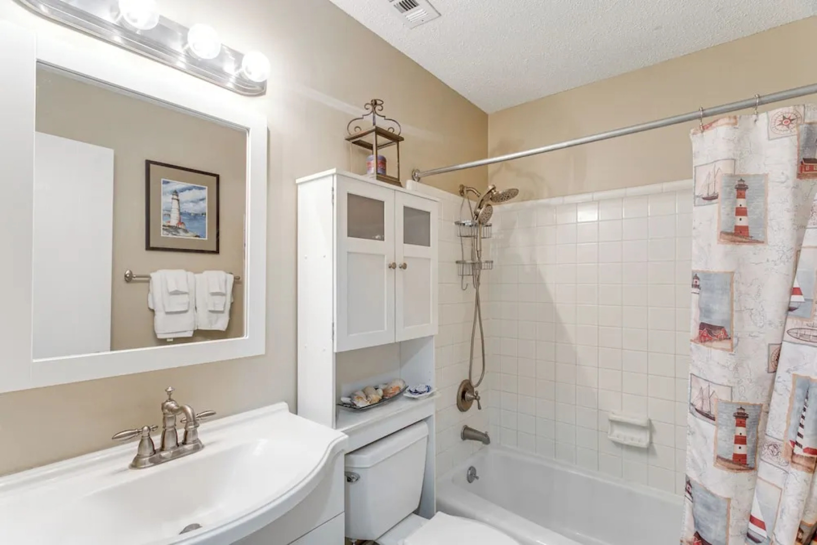 Resort-style Condo in St Simons ~ 1 Mi to Pier!