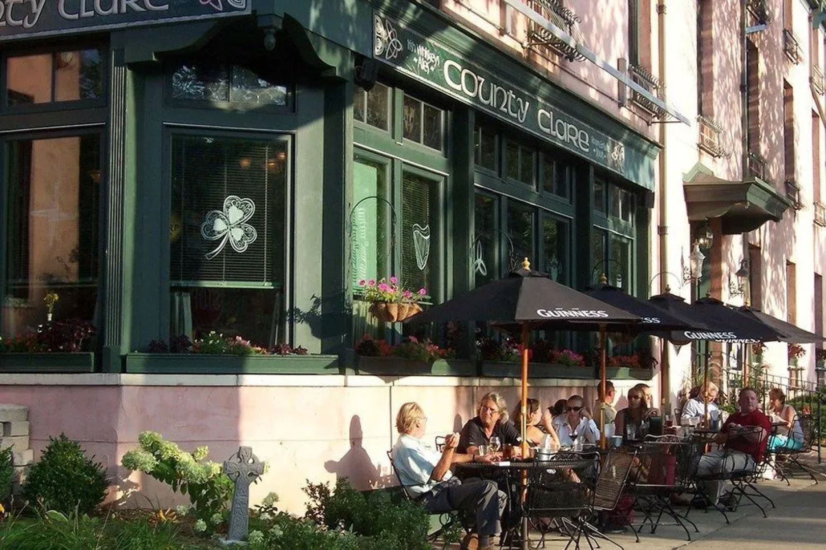 County Clare Irish Hotel & Pub