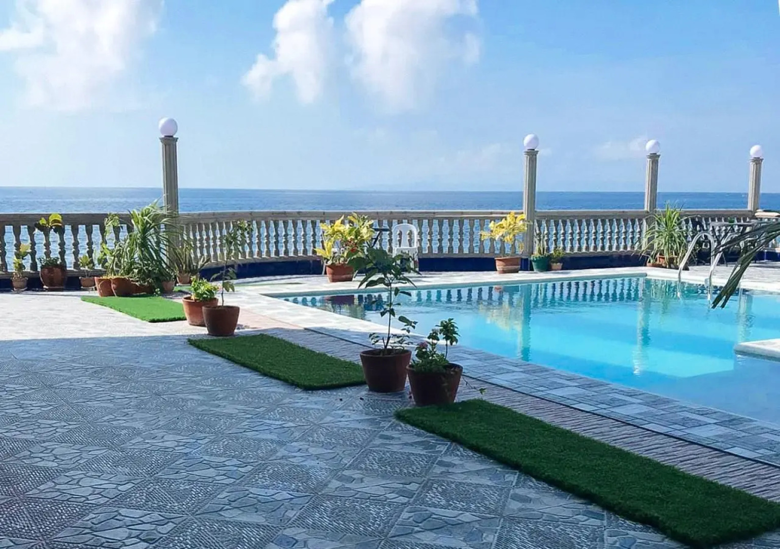 RedDoorz Plus @ Billy's Resort Oslob