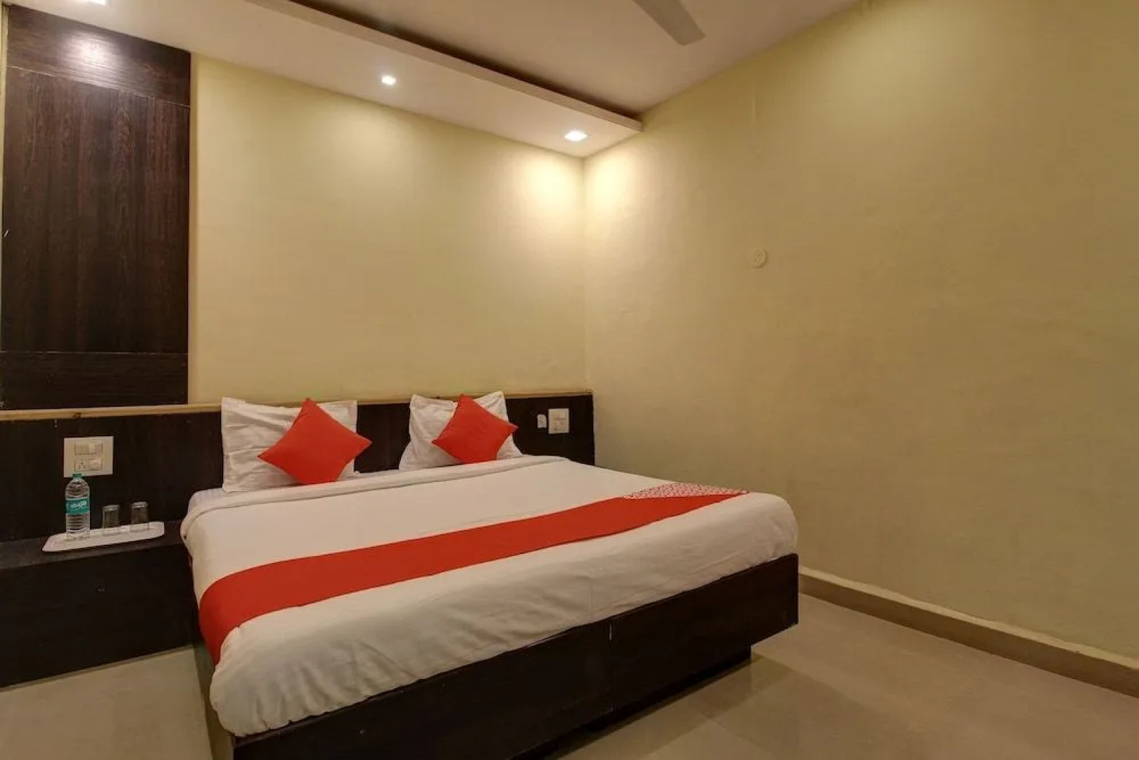 OYO 23051 Hotel Surya Yatri Niwas