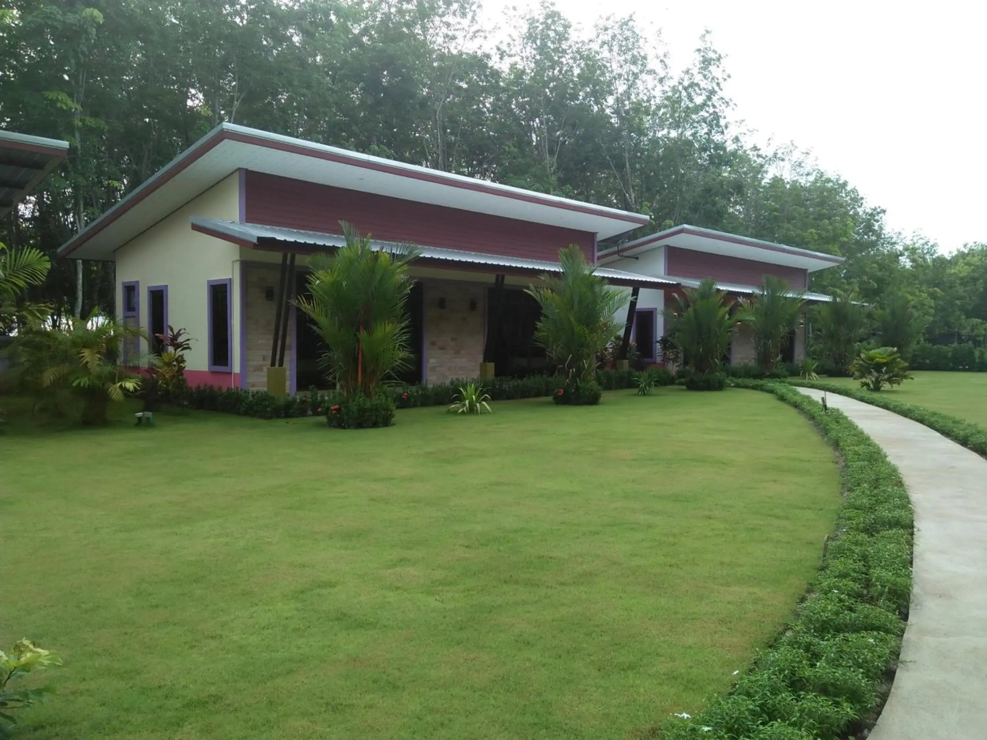 Phuket Sirinapha Resort