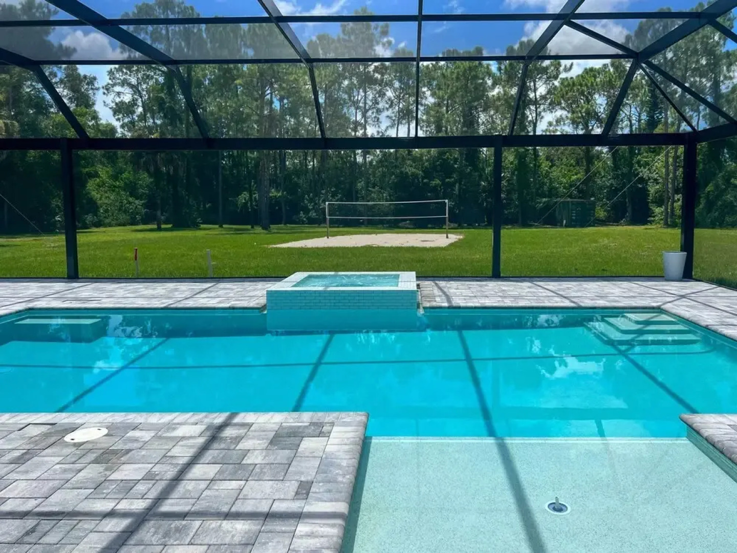 Sand Volleyball Court, Pool & Spa: Naples Gem!
