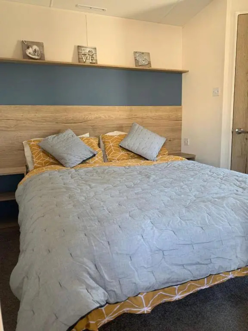 MV7 Suffolk sands holiday park