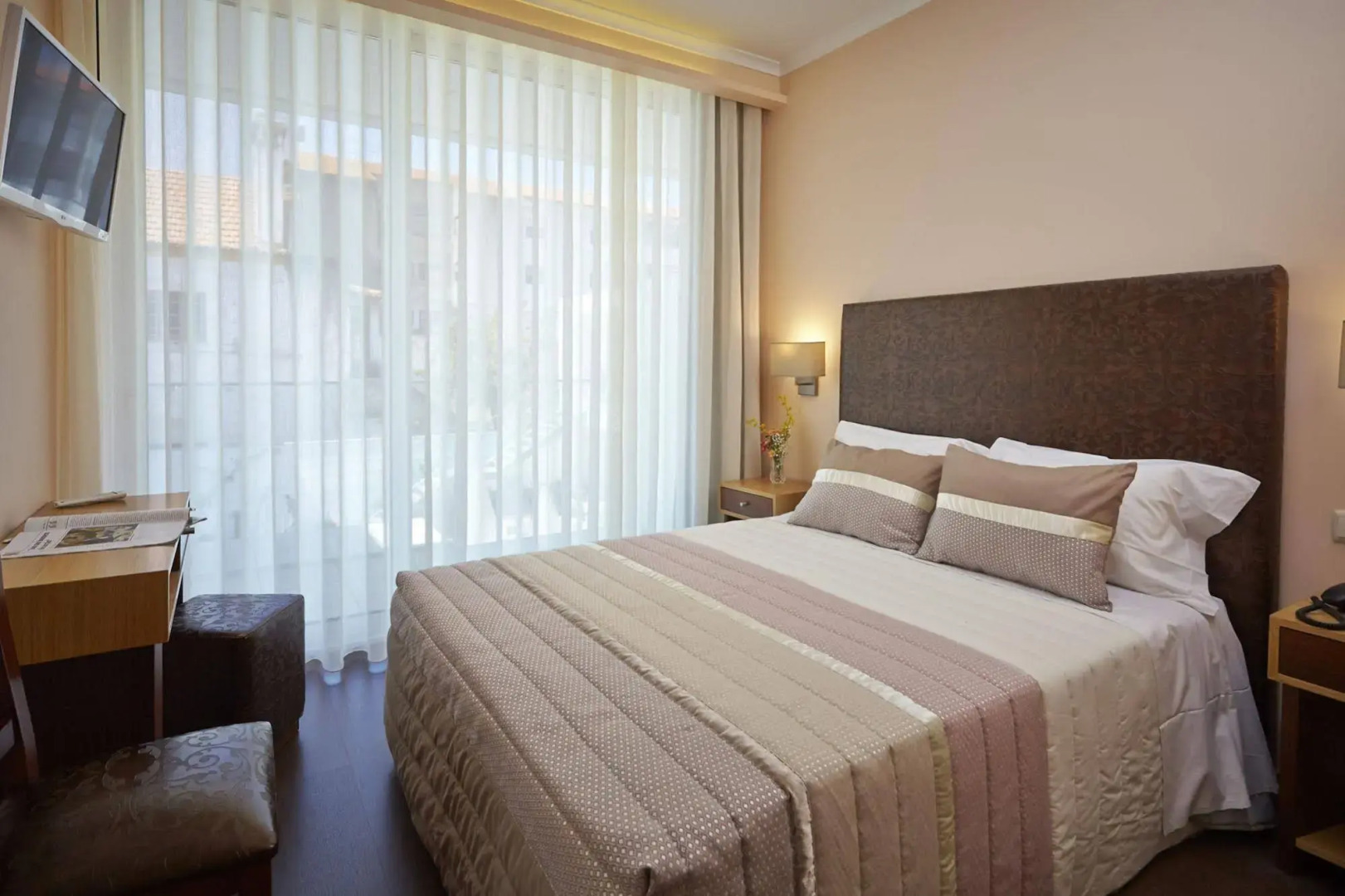 Welcome In - Suites & Hostel