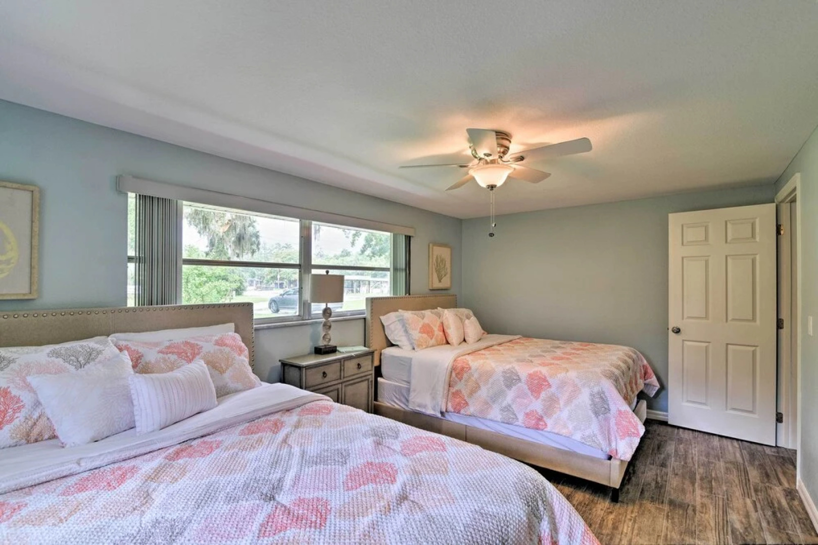 Updated Rustic Yankeetown Home w/ Lanai & Dock