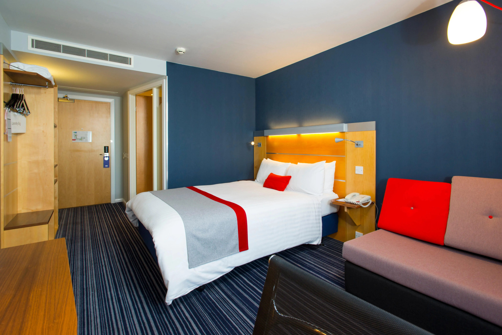 Holiday Inn Express London-Epsom Downs by IHG