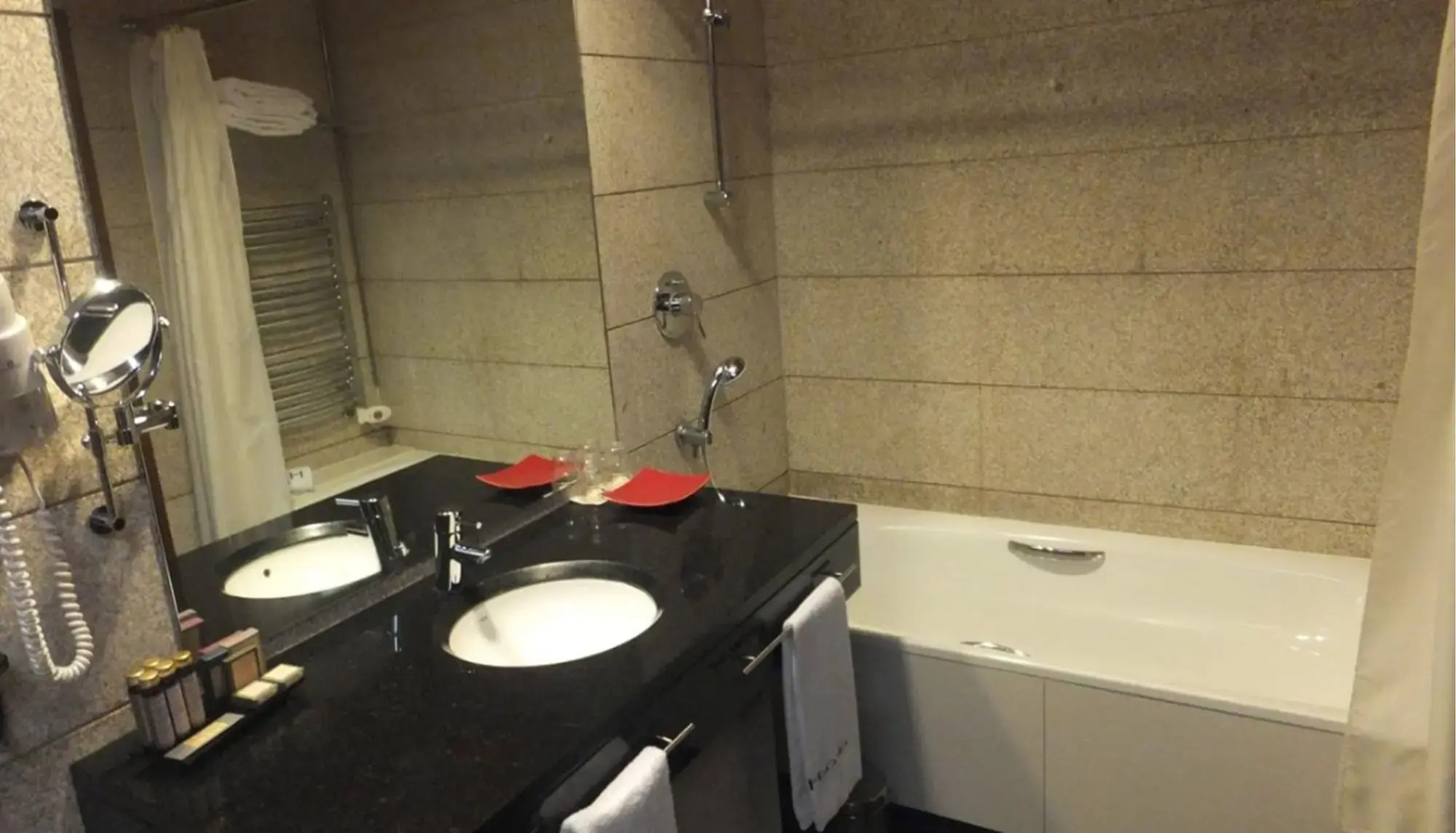 H2otel Congress & Medical Spa