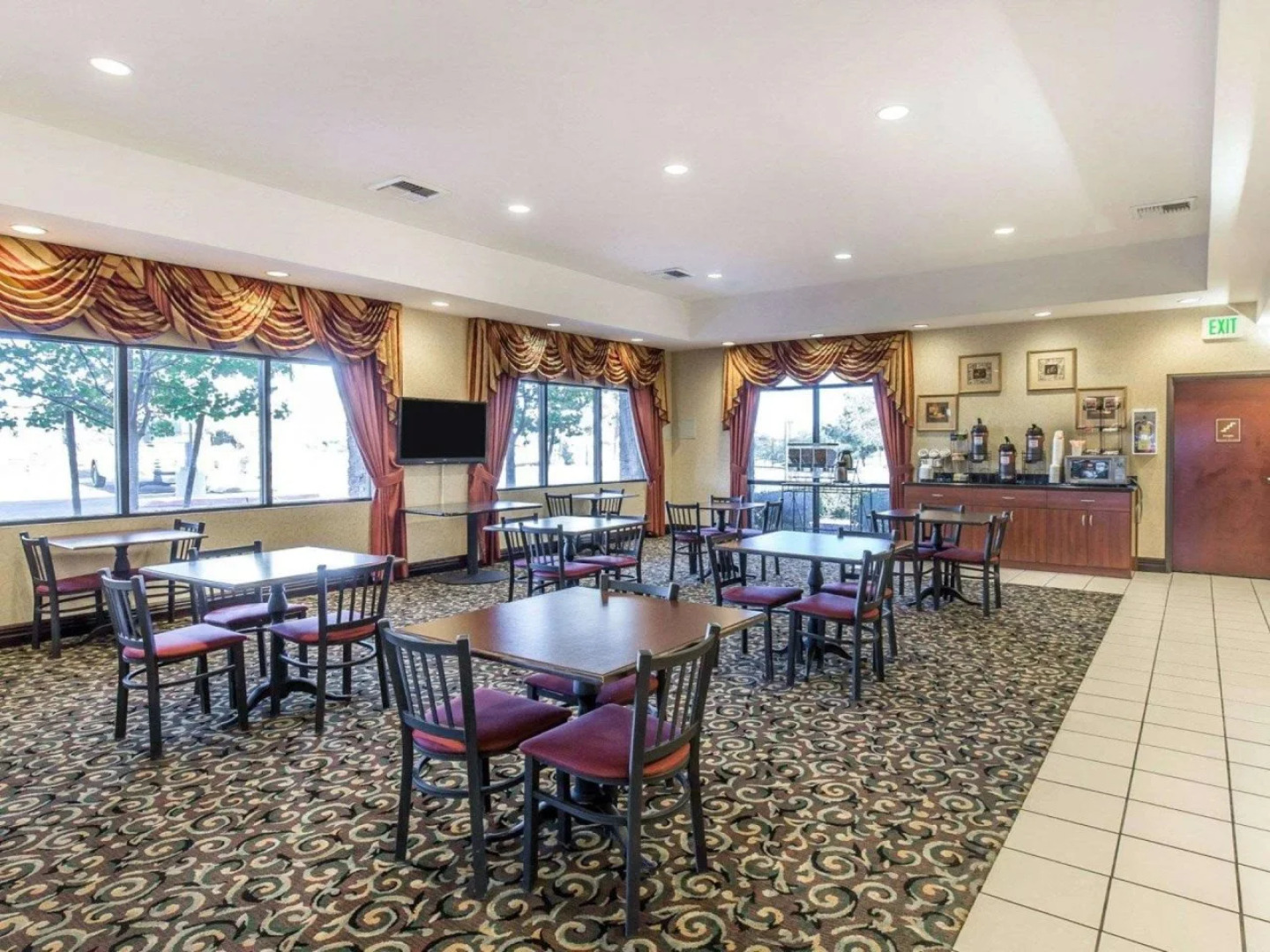 Comfort Inn & Suites Las Vegas - Nellis