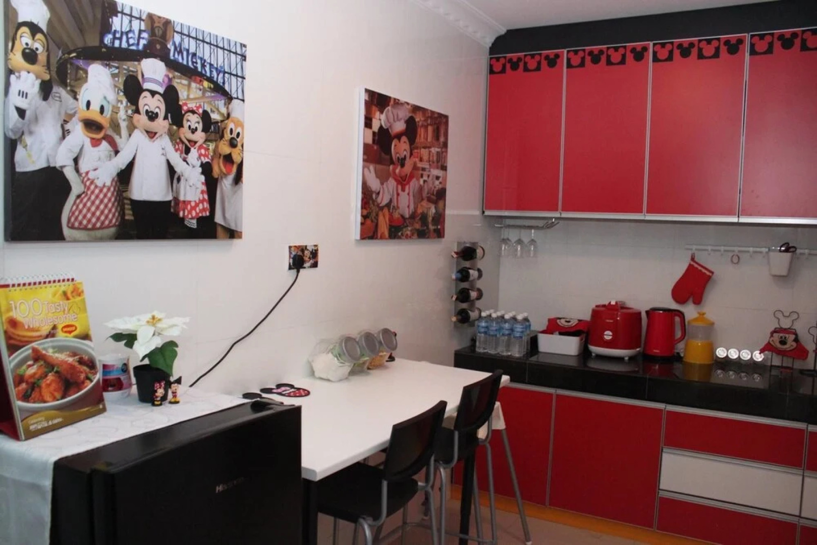 Mickey Mouse Signature Suite