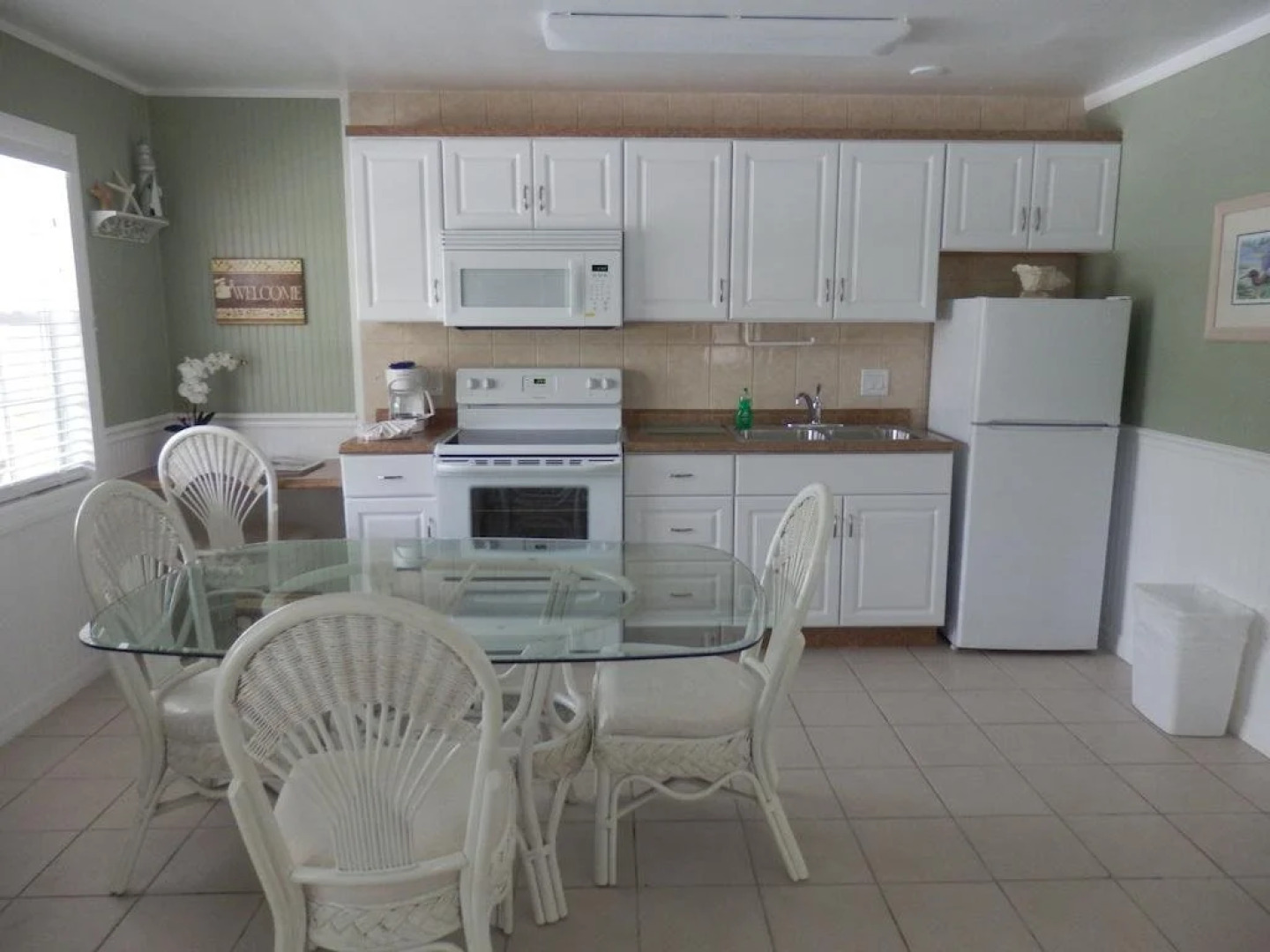 Castaways Beach and Bay Cottages