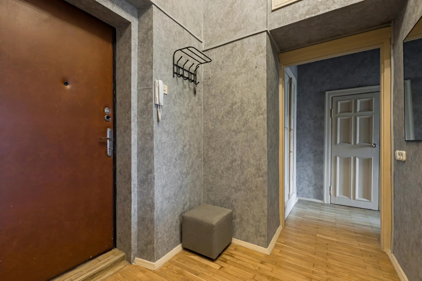 Апартаменты на проспекте Независимости 13