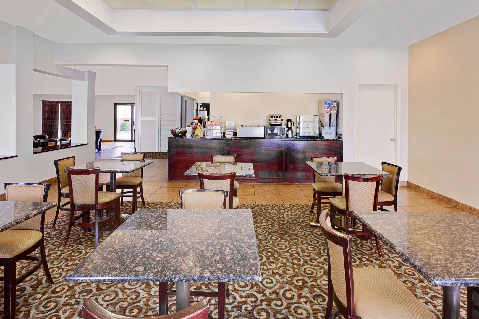 Super 8 by Wyndham Plainview