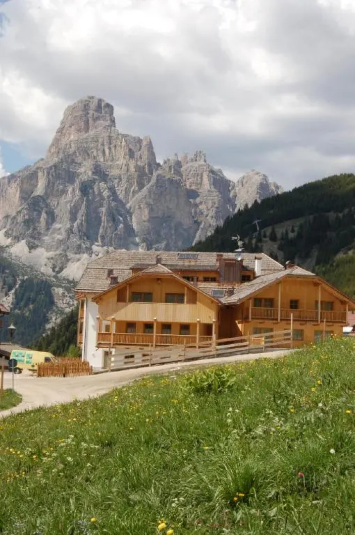 Nei Y Suredl NeveSole