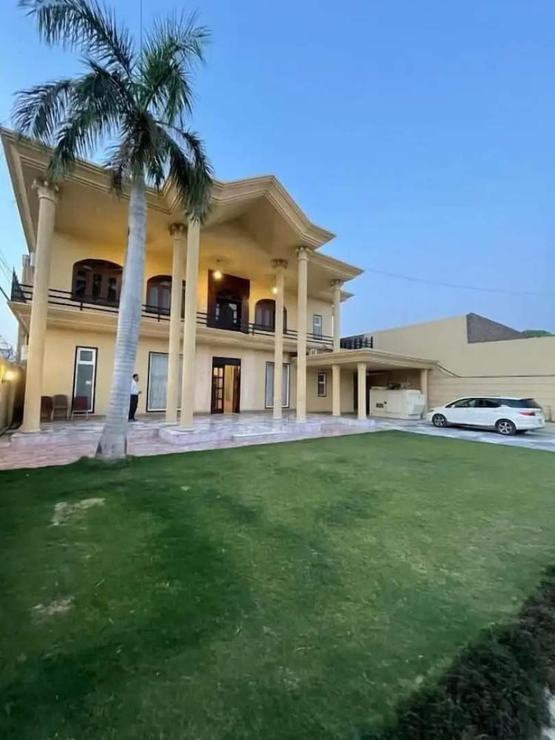 Shelton Hotel Mardan