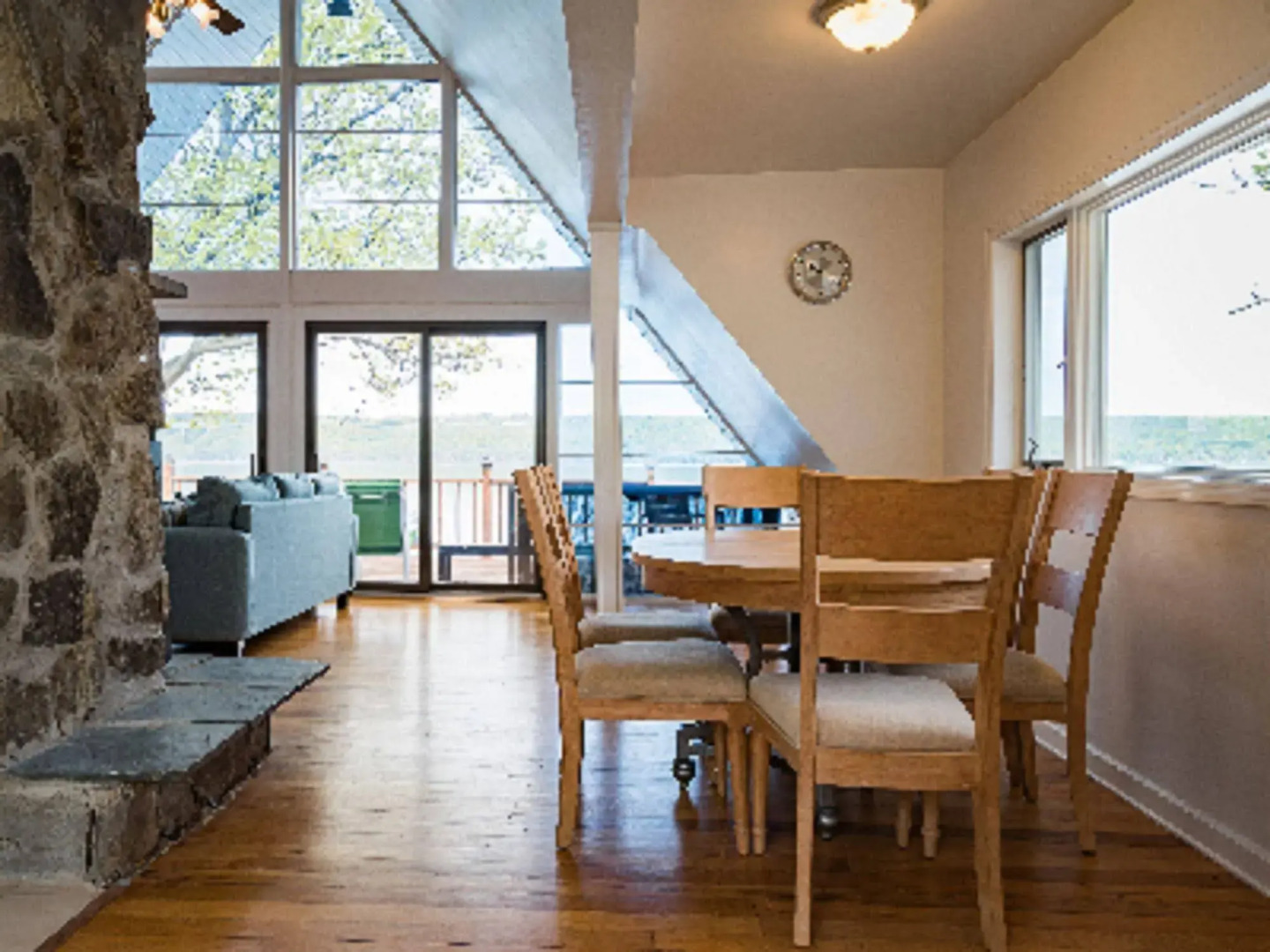 Single Island Shores