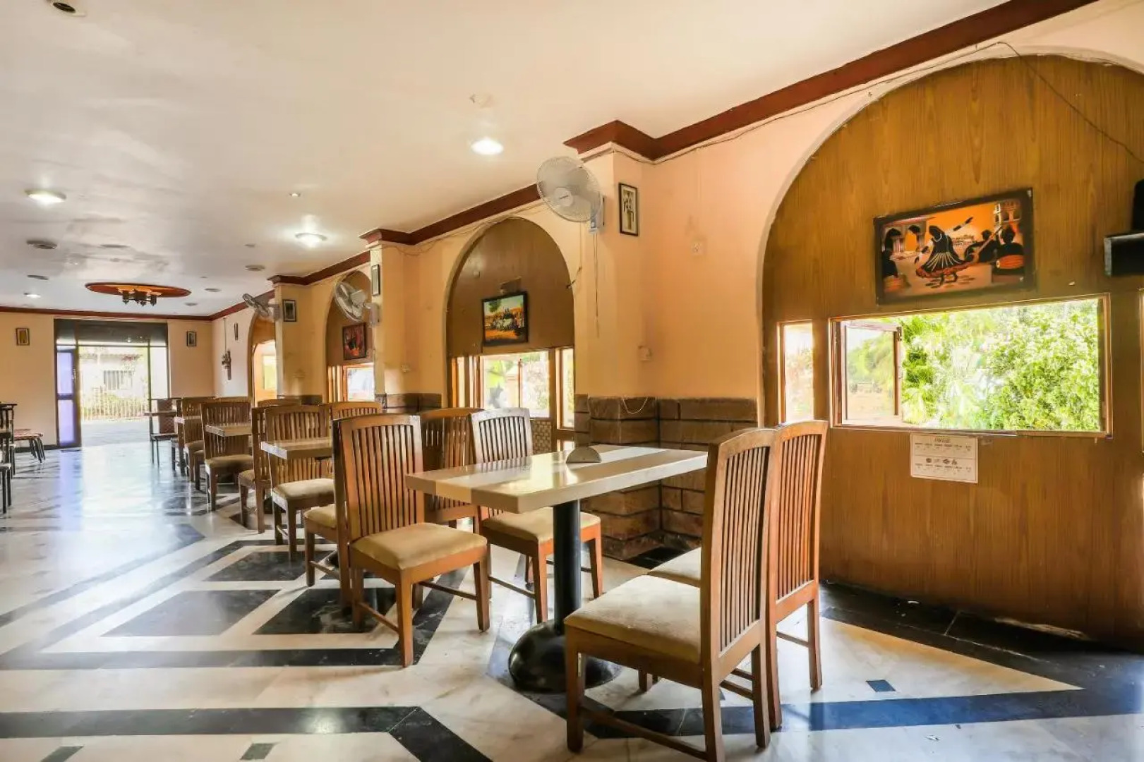 Hotel Priti International