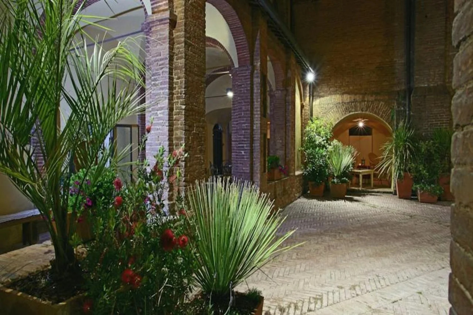 Il Chiostro del Carmine