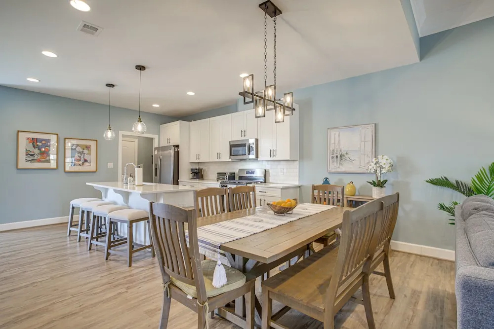 Screened Porch, Outdoor Shower: Millville Villa