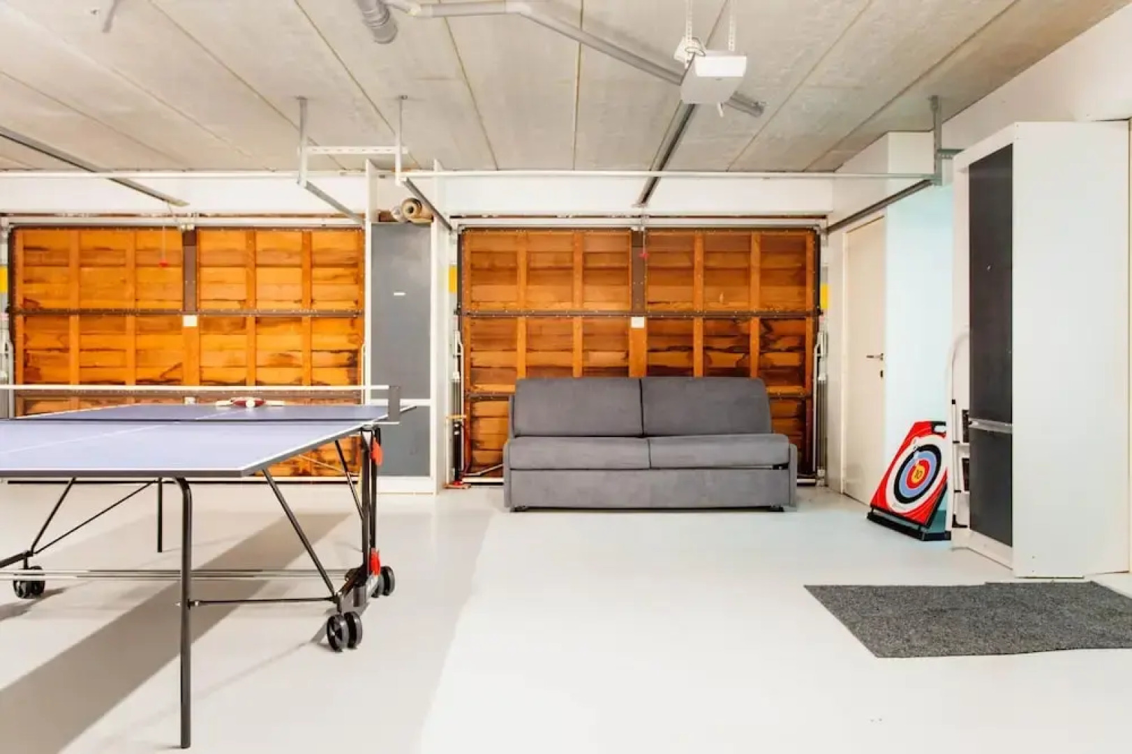 Lanaken Retreat Pool Jacuzzi and Sauna