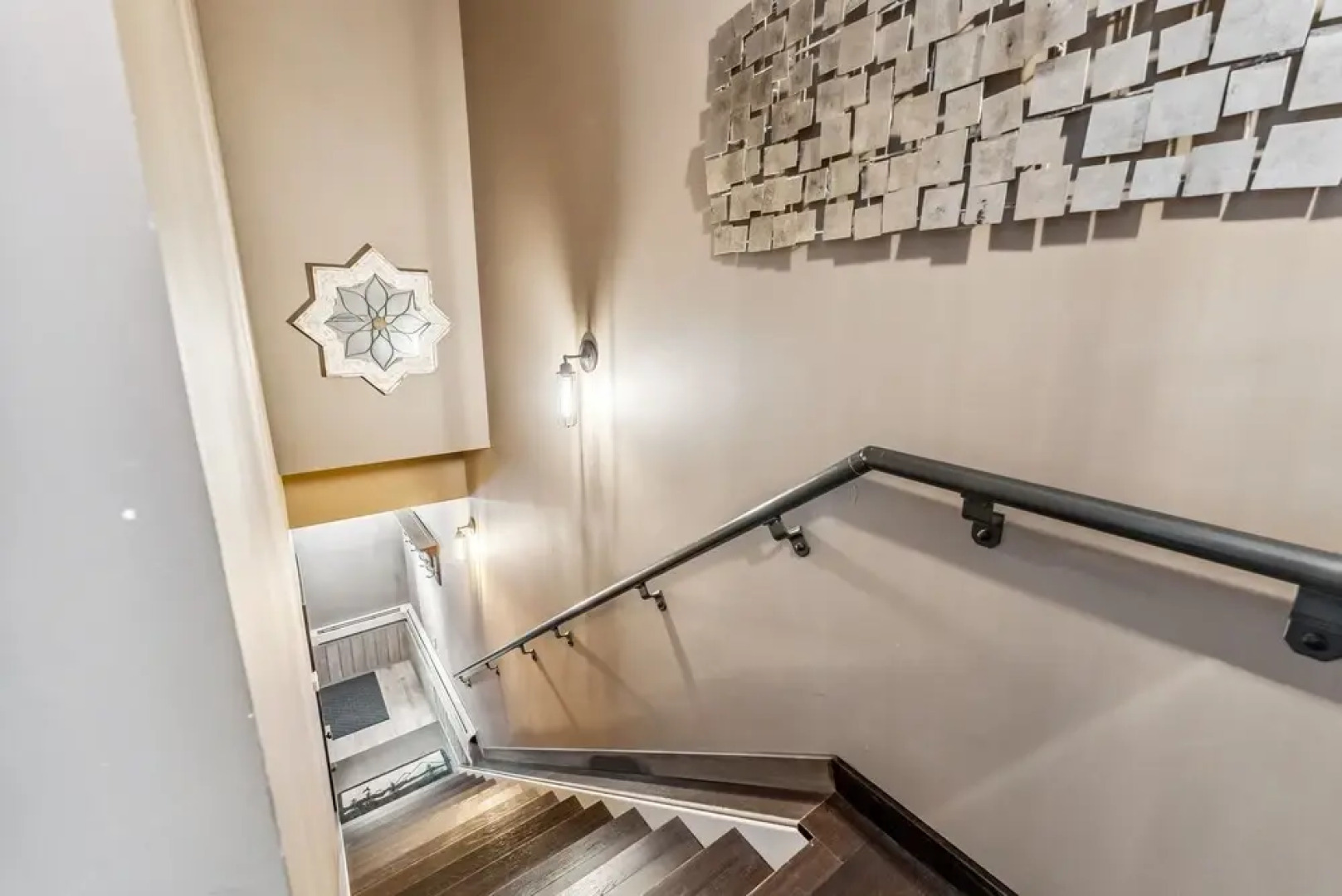 Treehouse 1br With Hot Tub 1 Bedroom Home by RedAwning