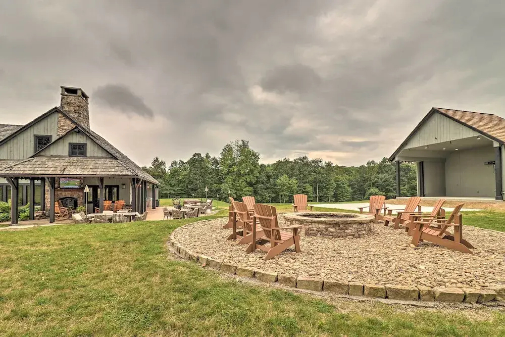 Serene Mountain Retreat! Rural Glenville Craftsman