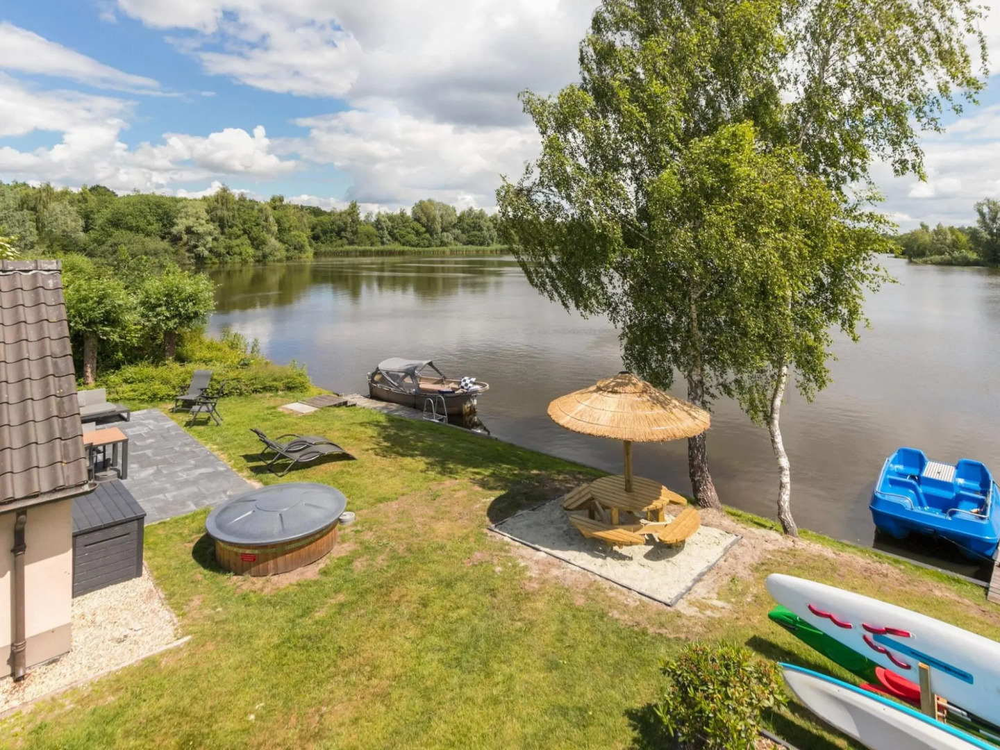 Attractive holiday home in Groningen with outdoor spa